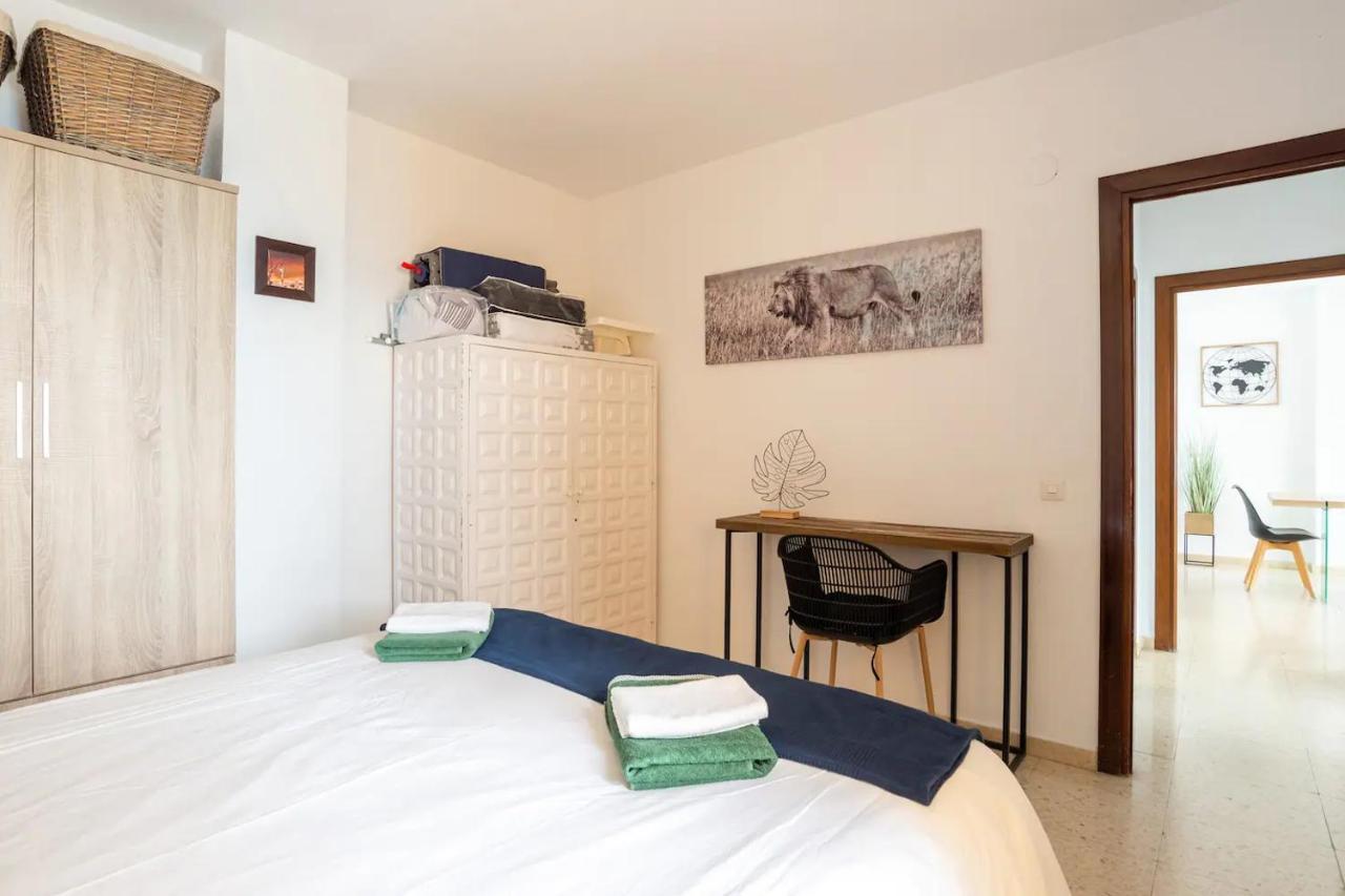 Apartment Paseo - In 1st Line Of Beach With Parking *
