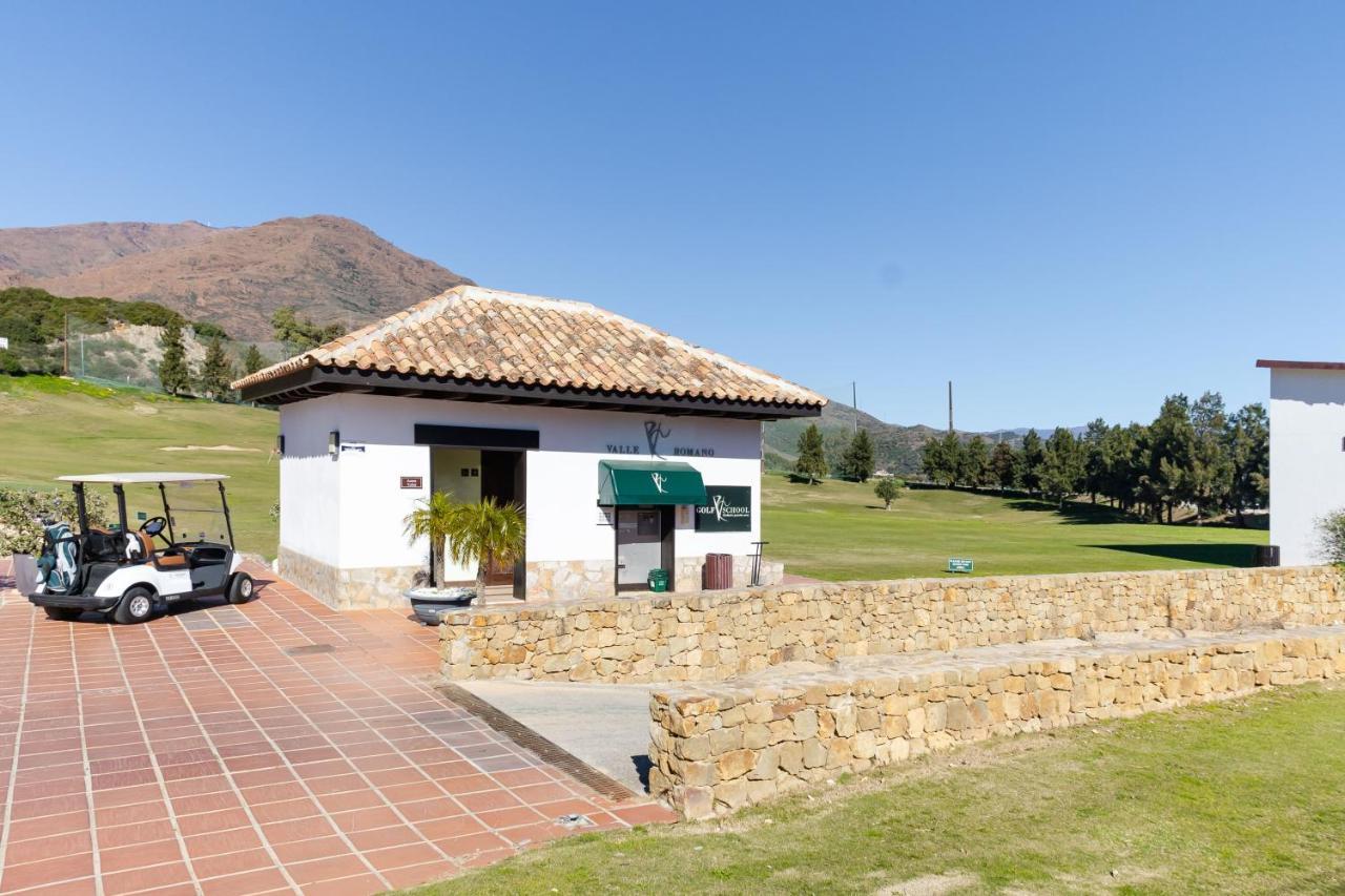 Valle Golf Penthouse Apartmento Apartment *