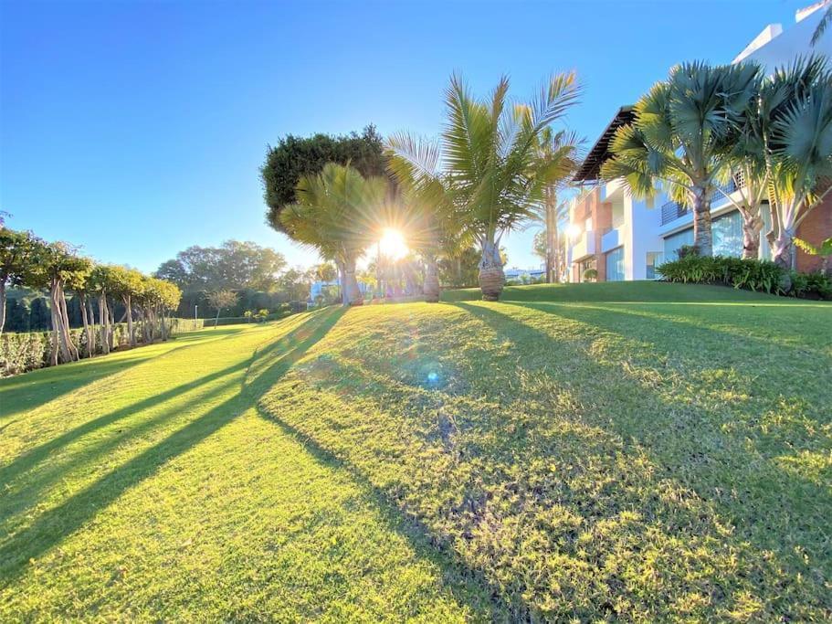 Breathtaking Apartment, Paradise Palm View Marbella Apartment