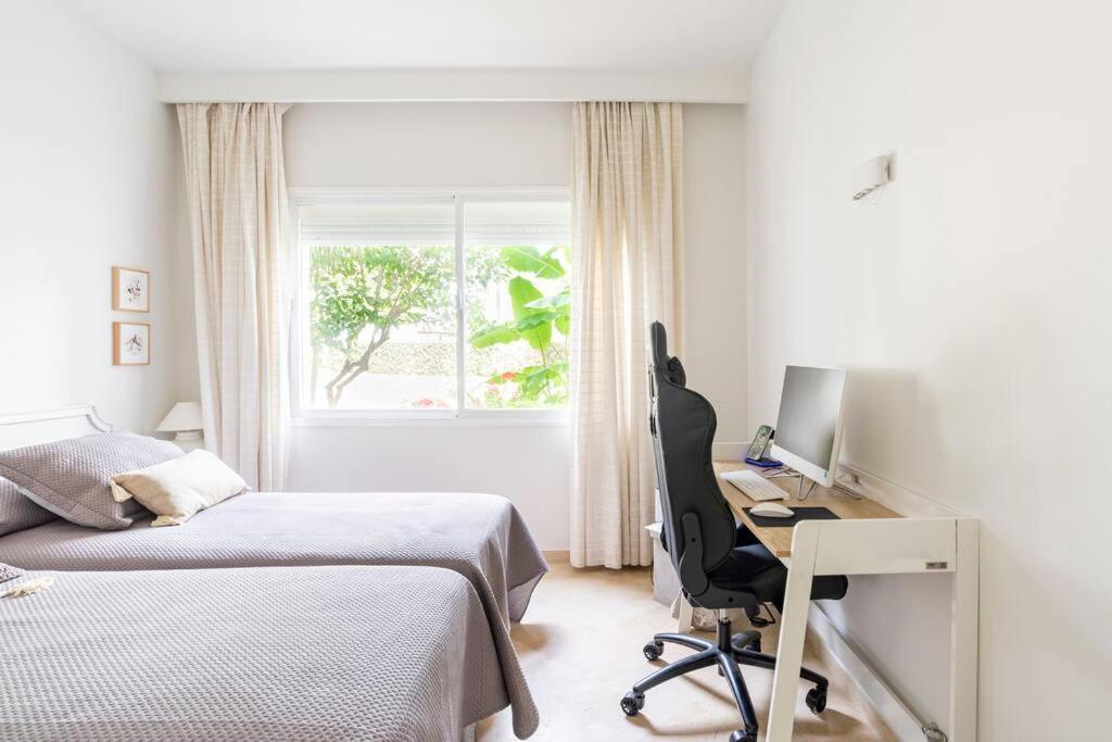 Precioso Bajo Recien Reformado Primera Linea Playa Appartement Estepona