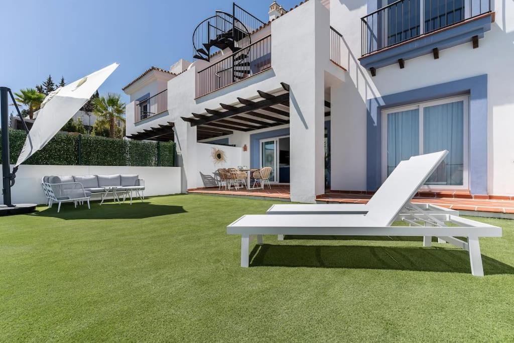 Luxury Paraiso Pueblo Apartment Estepona