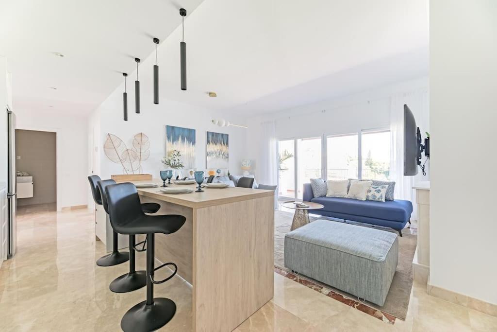 Luxury Paraiso Pueblo Apartment Estepona