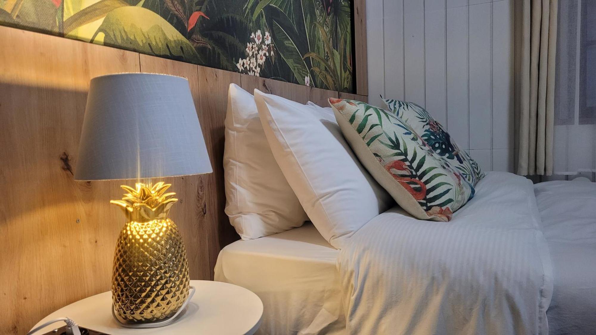 Free Parking, 40 Meters From The Beach, Wi-fi, Ac * Estepona