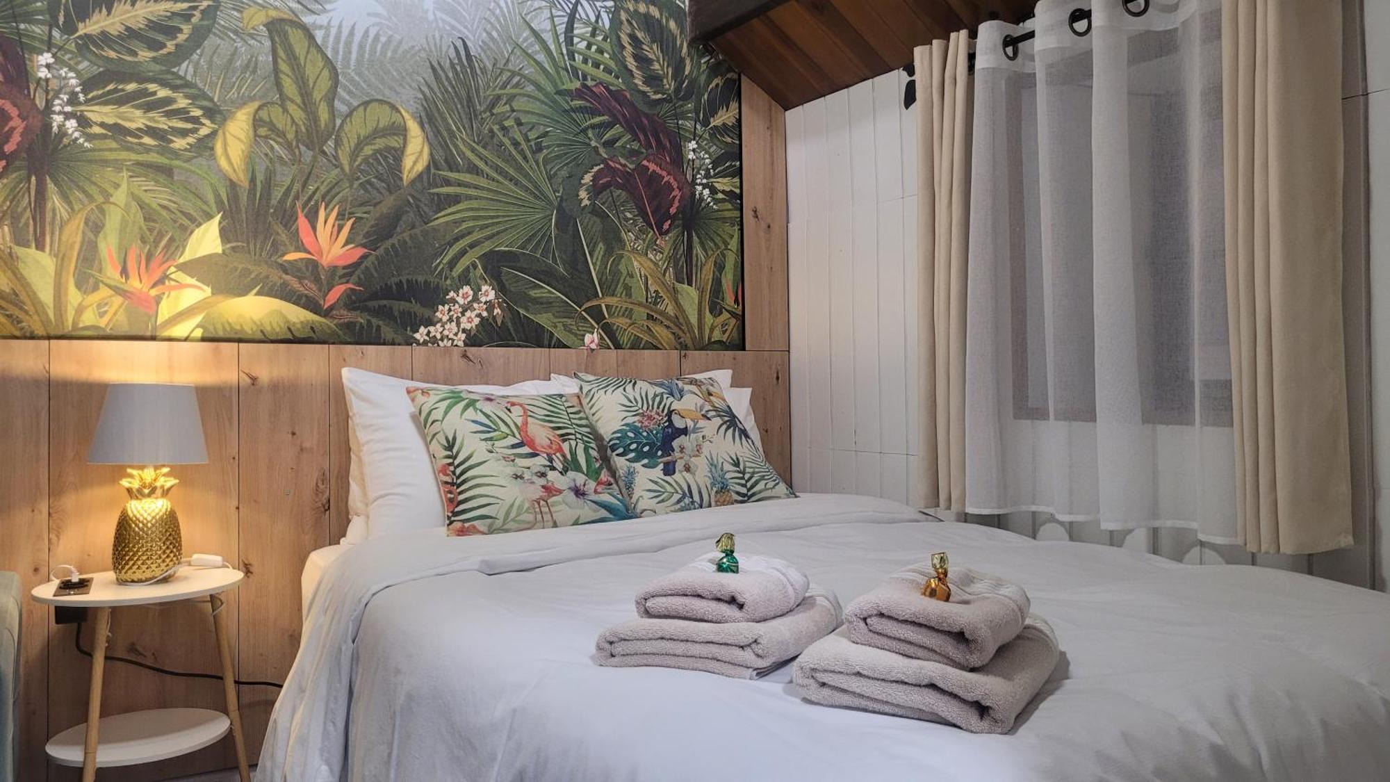 Free Parking, 40 Meters From The Beach, Wi-fi, Ac Apartment *