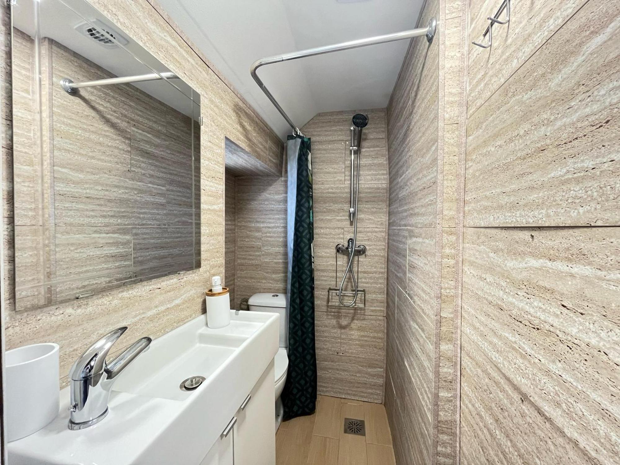 Free Parking, 40 Meters From The Beach, Wi-fi, Ac Estepona