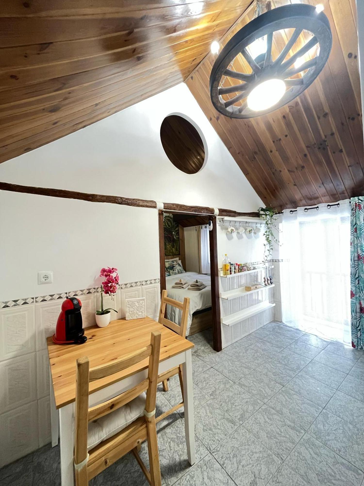 Free Parking, 40 Meters From The Beach, Wi-fi, Ac Apartment *