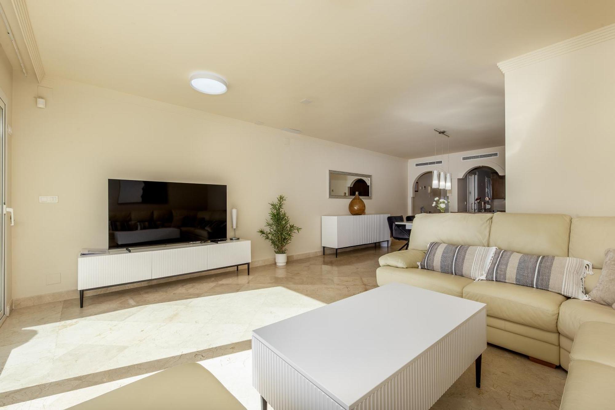 Sinfonia - 2br, Pool Estepona