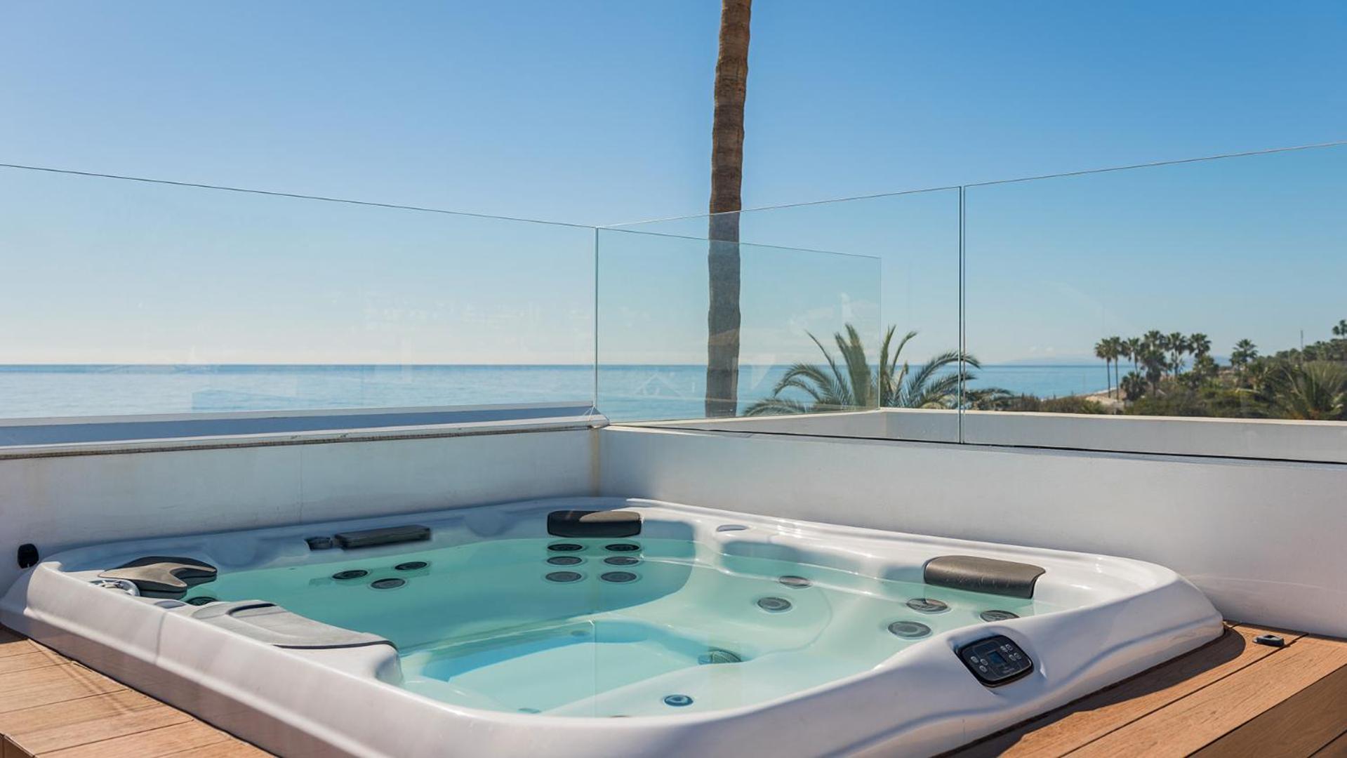 Vacation Marbella I Imare Waterfront, Beachfront Villa, Rooftop Jacuzzi, Indoor Villa *