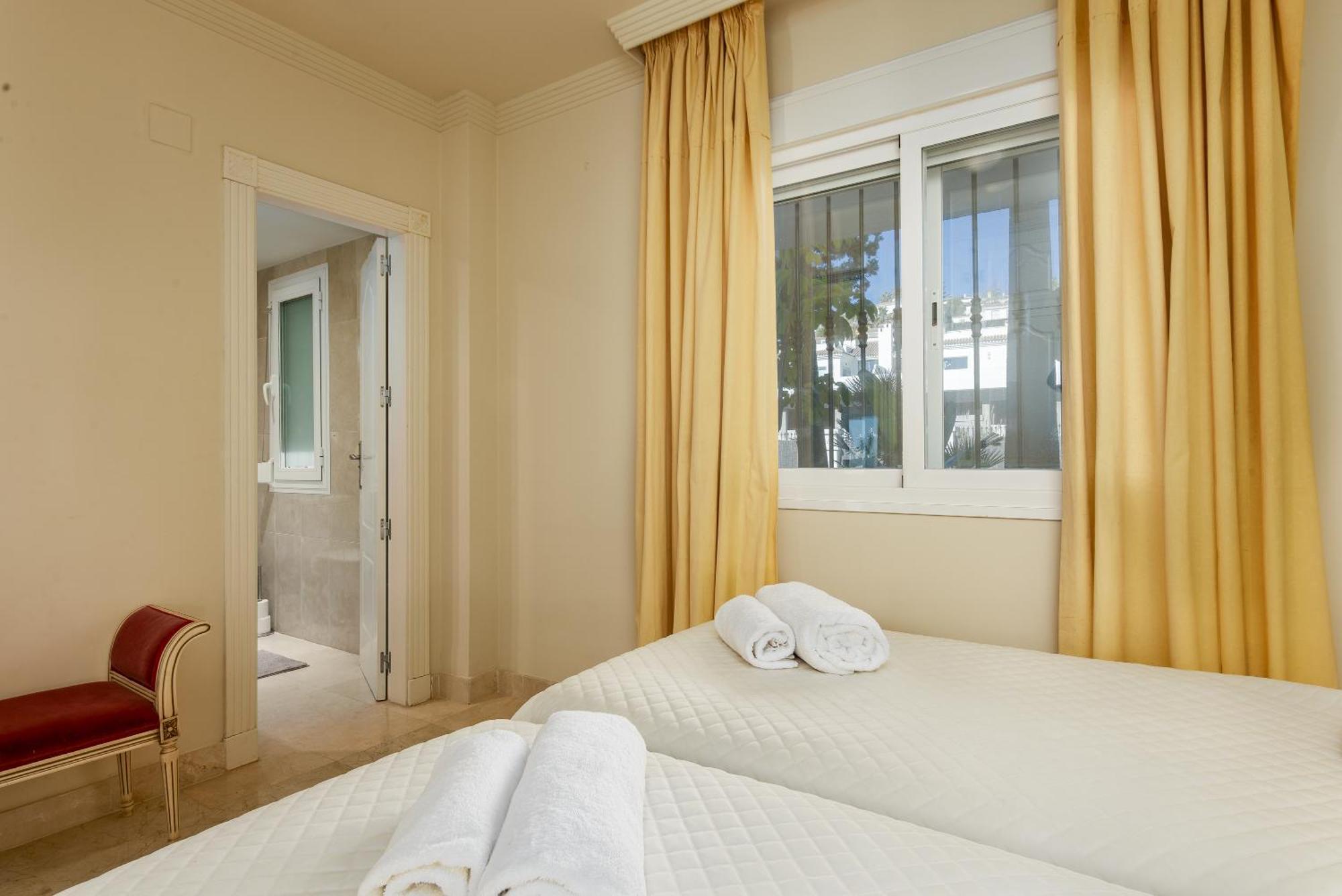 Sinfonia - 2br, Pool *