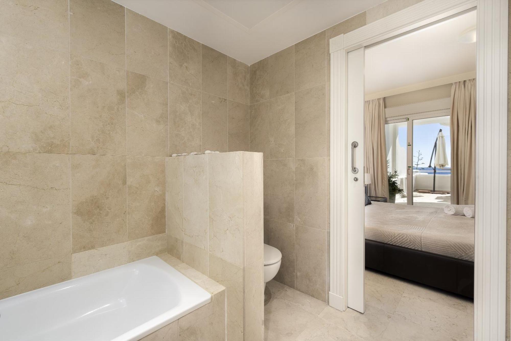 Sinfonia - 2br, Pool Estepona