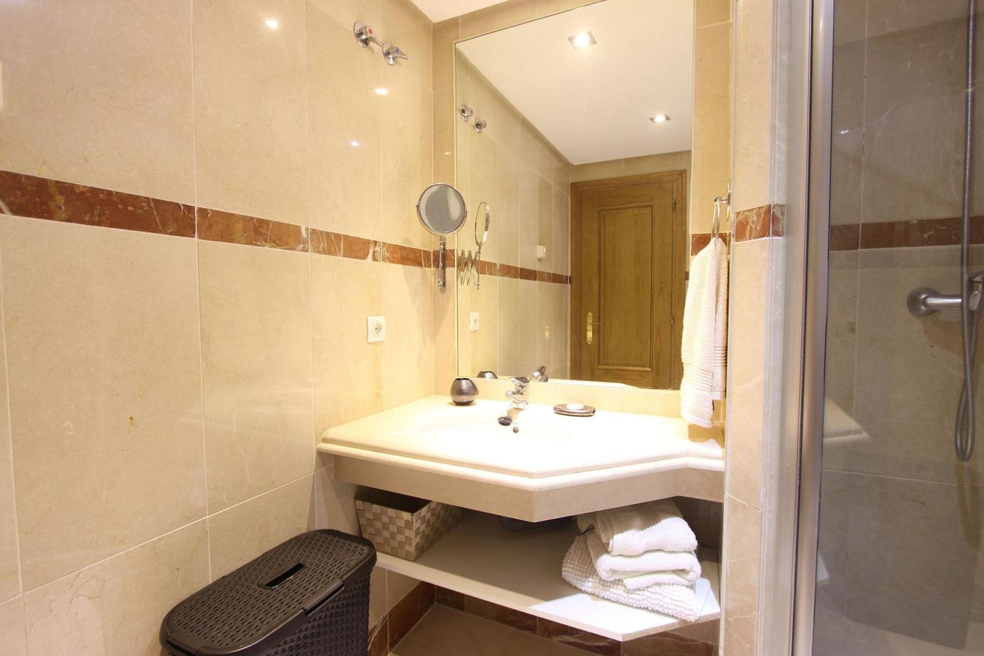 1126 Beachfront High Standard With Terrace Apartment *