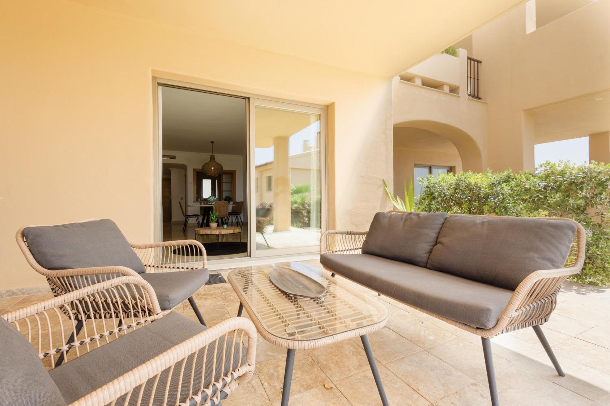 Modern And Luxurious With Sea Views In Benahavis *