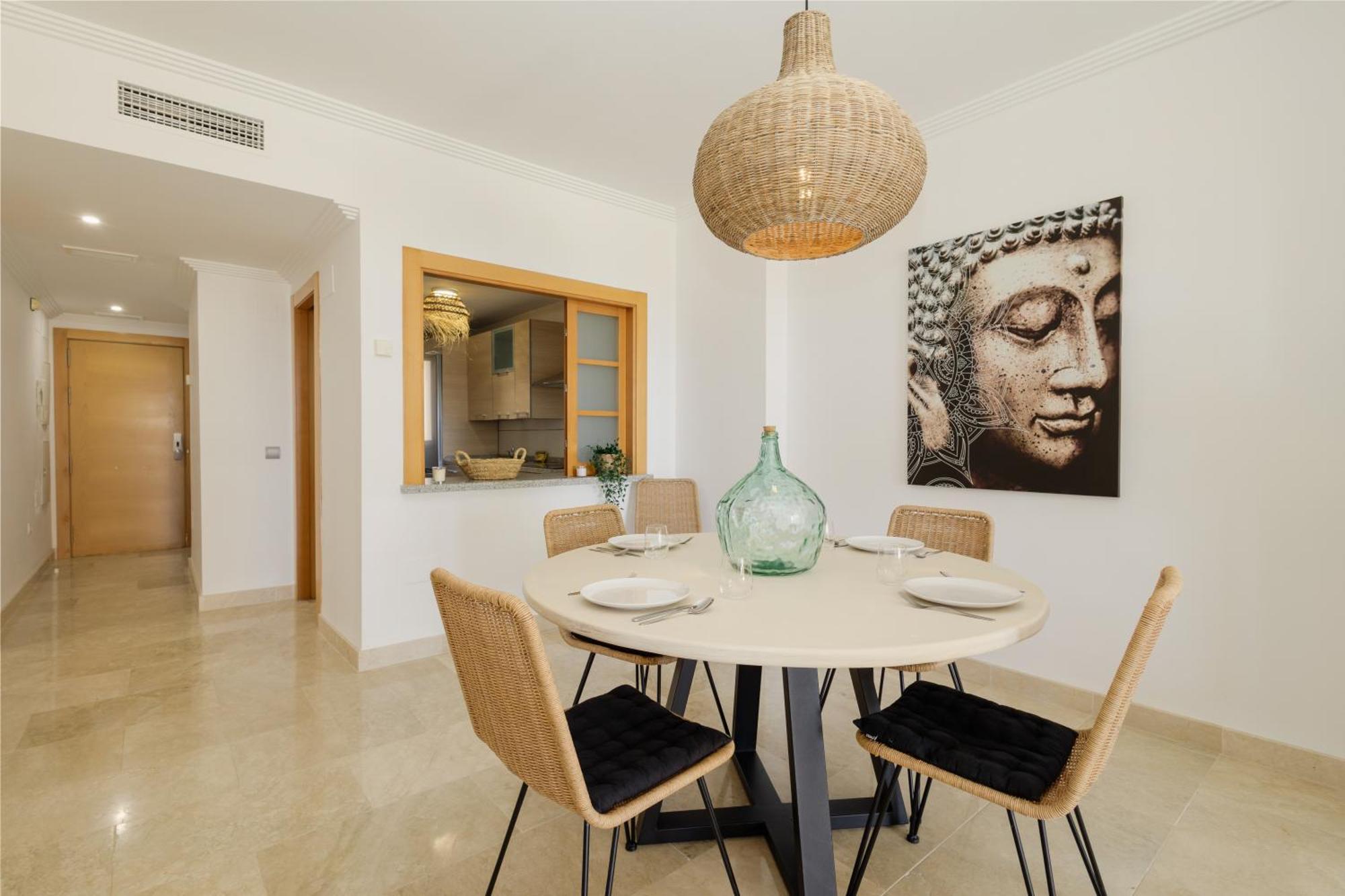 Modern And Luxurious With Sea Views In Benahavis Estepona