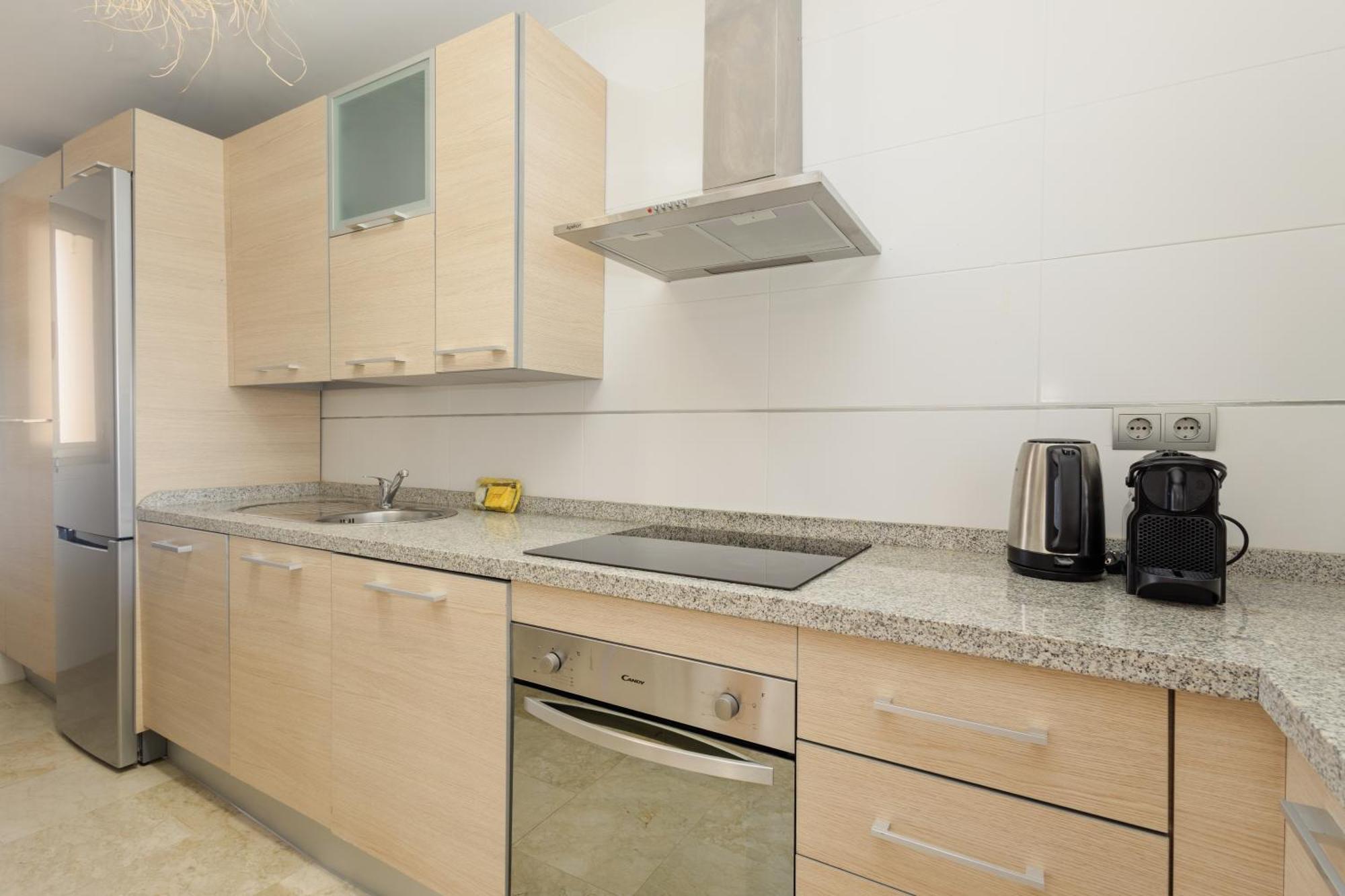 Modern And Luxurious With Sea Views In Benahavis