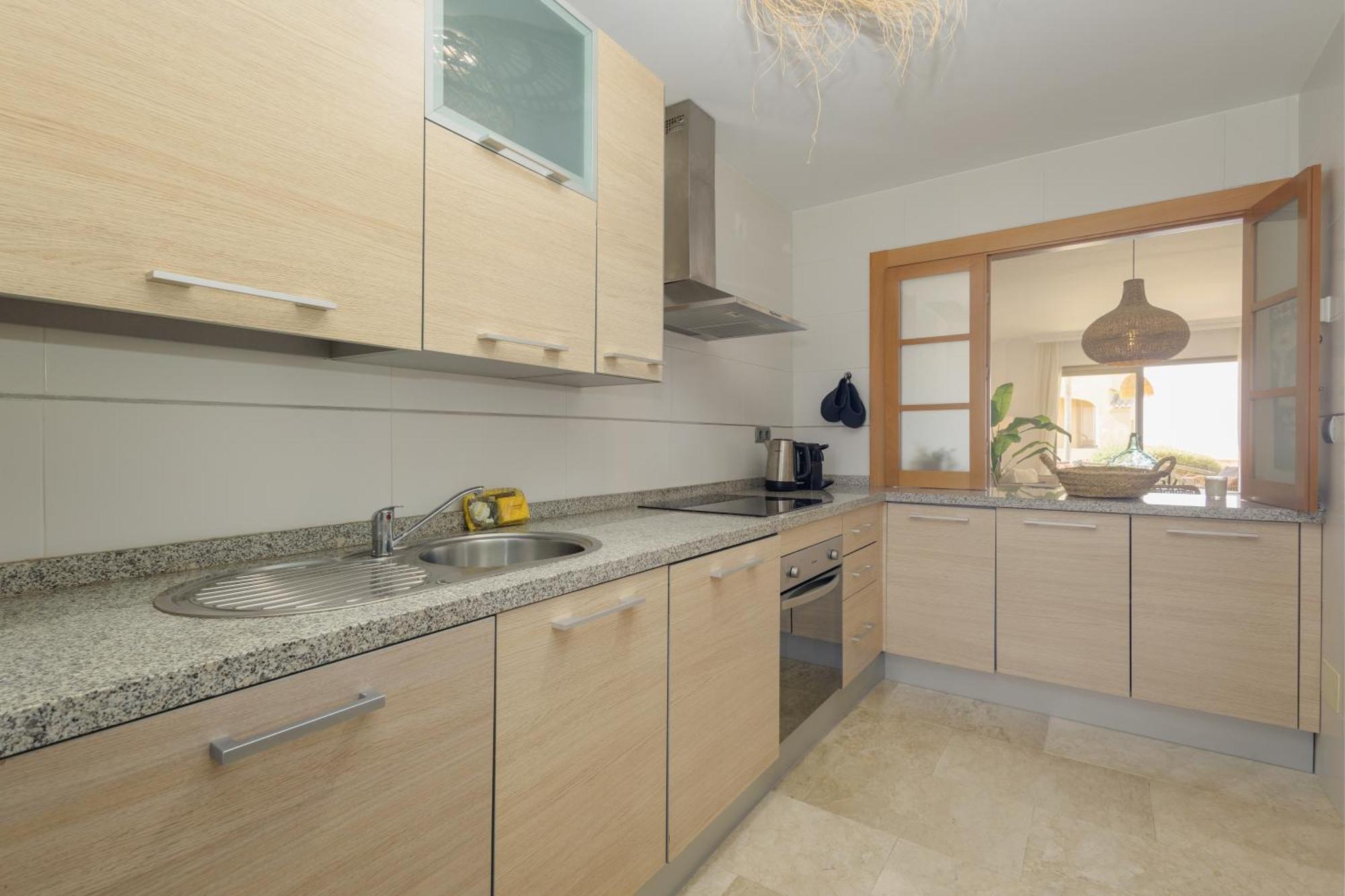 Modern And Luxurious With Sea Views In Benahavis *