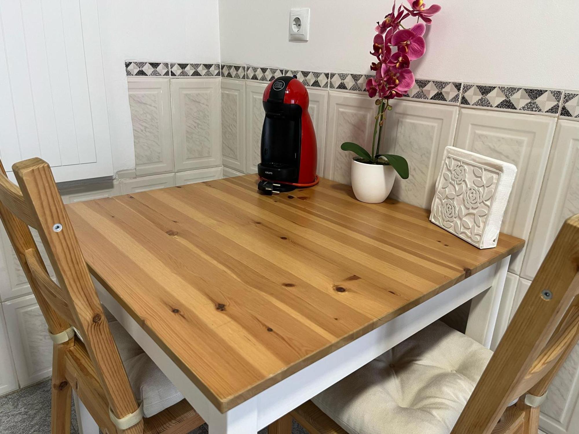 Free Parking, 40 Meters From The Beach, Wi-fi, Ac Apartment Estepona
