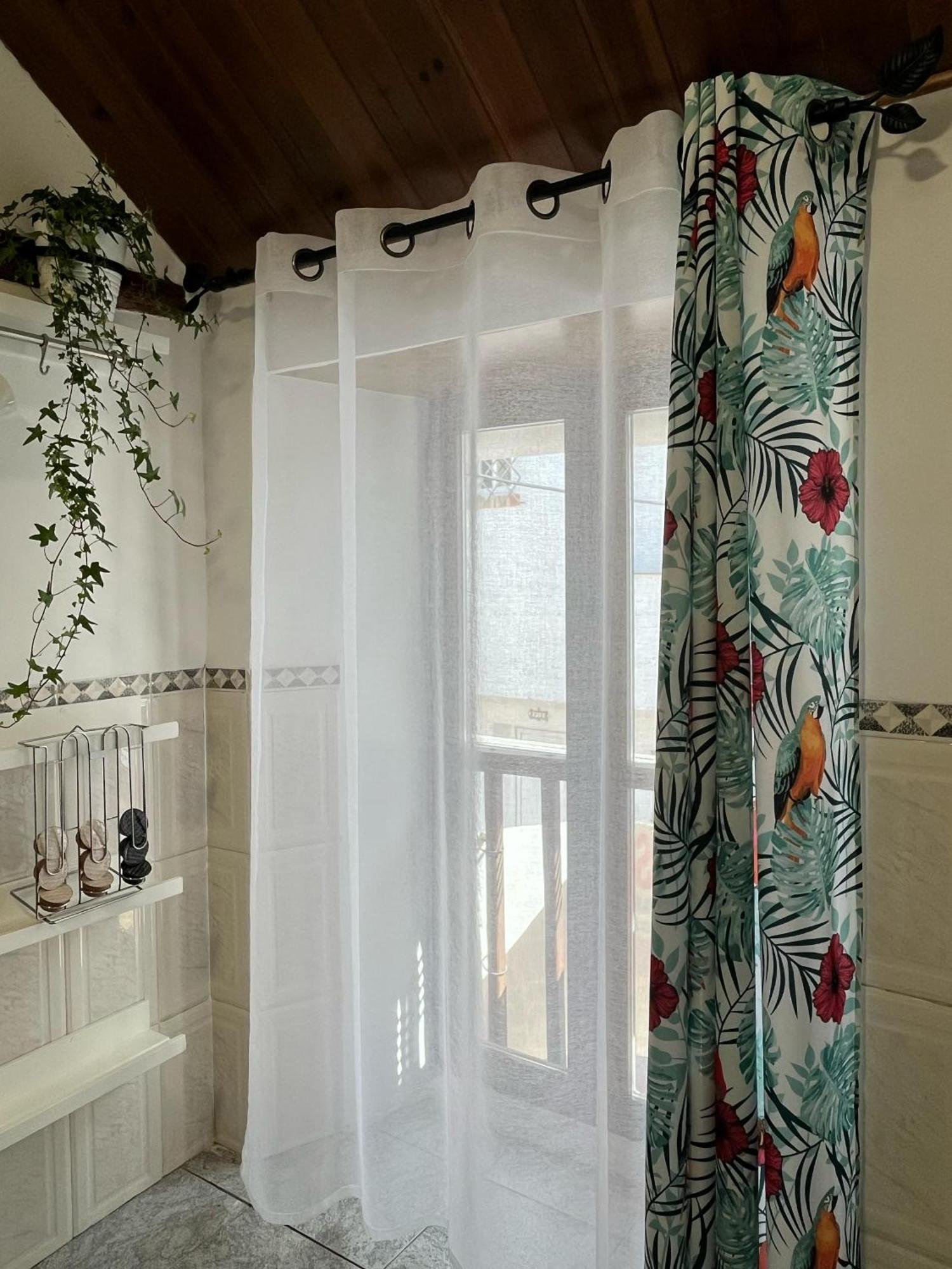 Free Parking, 40 Meters From The Beach, Wi-fi, Ac Apartment