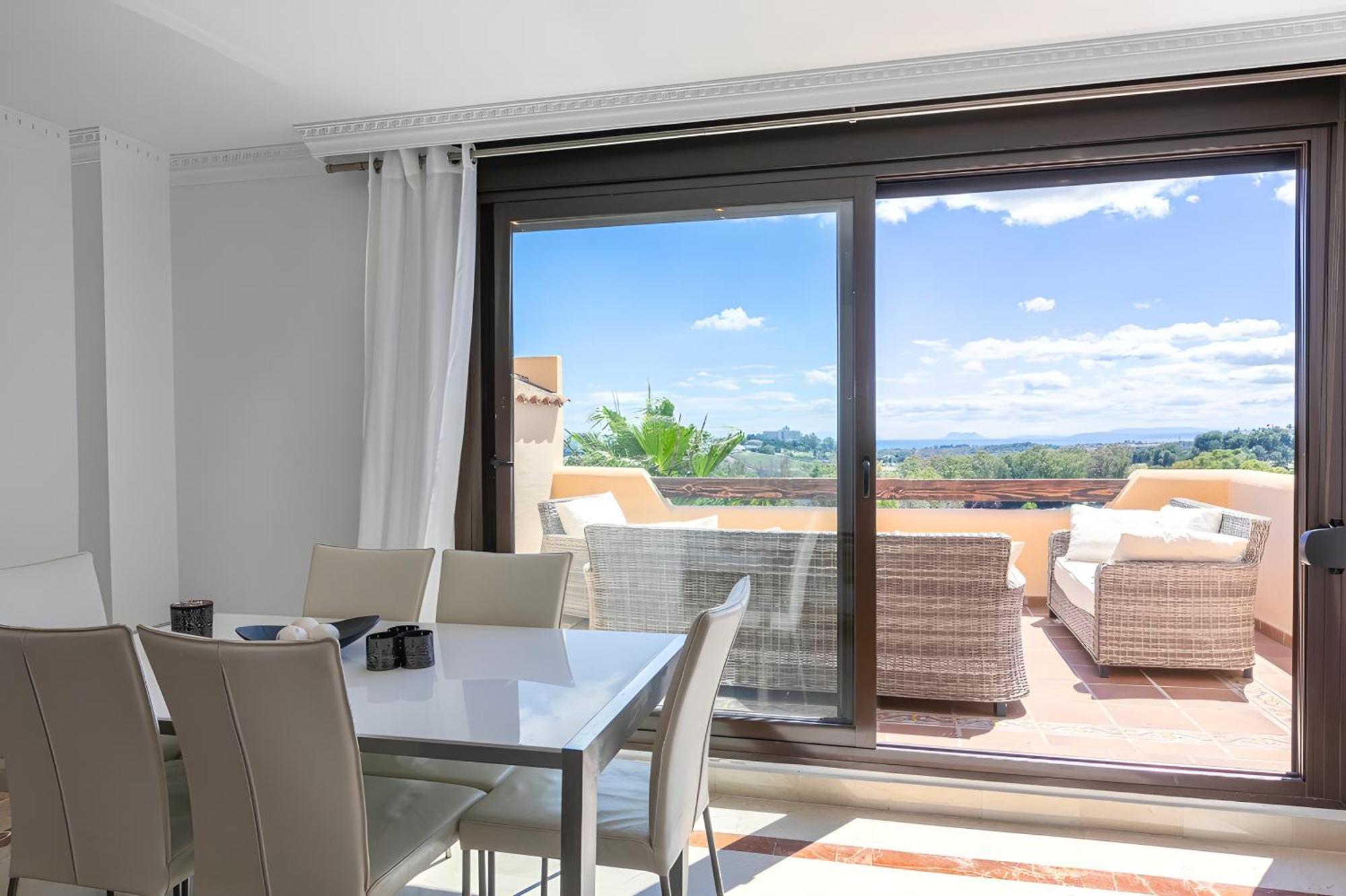 Exclusivo Atico Con Esplendidas Vistas Al Mar * Estepona
