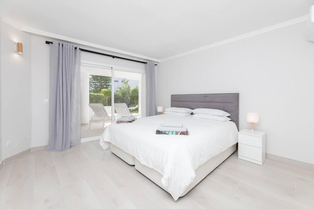 Amazing 4 Bed Beachfront Dominion Rdr358 Apartment Estepona