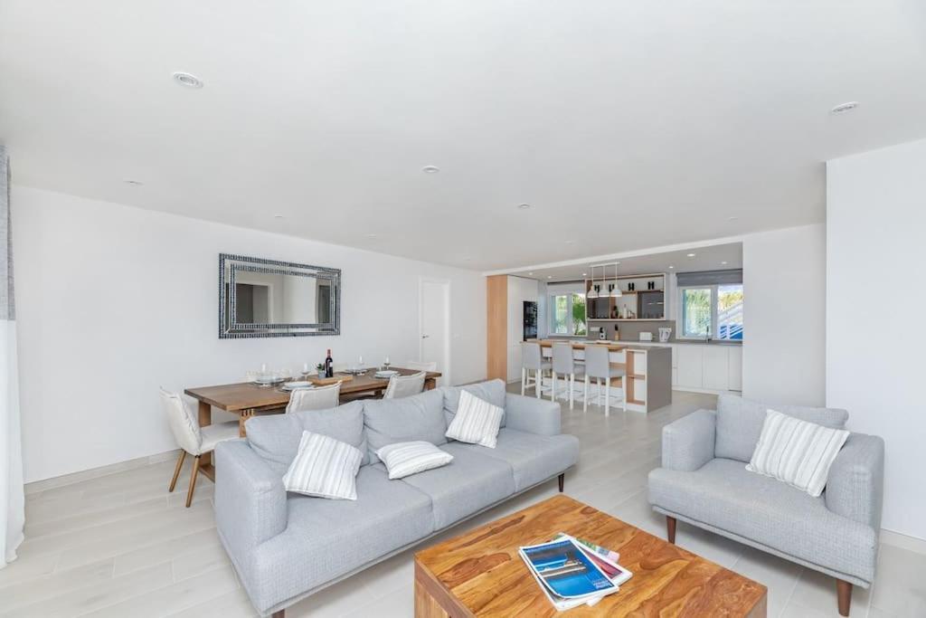 Amazing 4 Bed Beachfront Dominion Rdr358 Apartment *