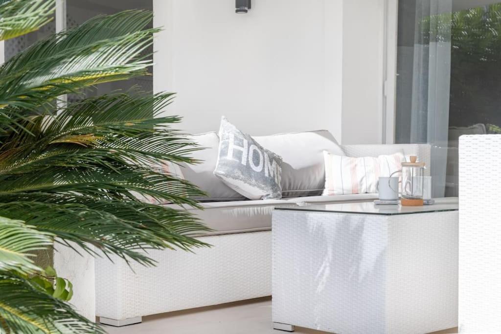 Amazing 4 Bed Beachfront Dominion Rdr358 Apartment Estepona