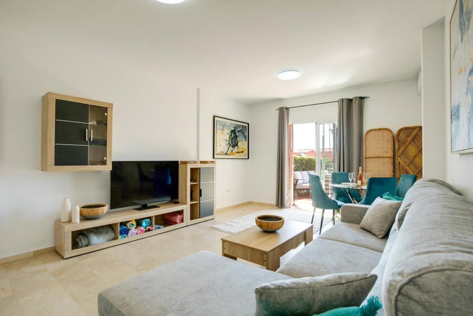No1 - Beachfront Estepona, Close To Port, 2 Bedroom, 2 Bathroom, Sleeps 5 Estepona