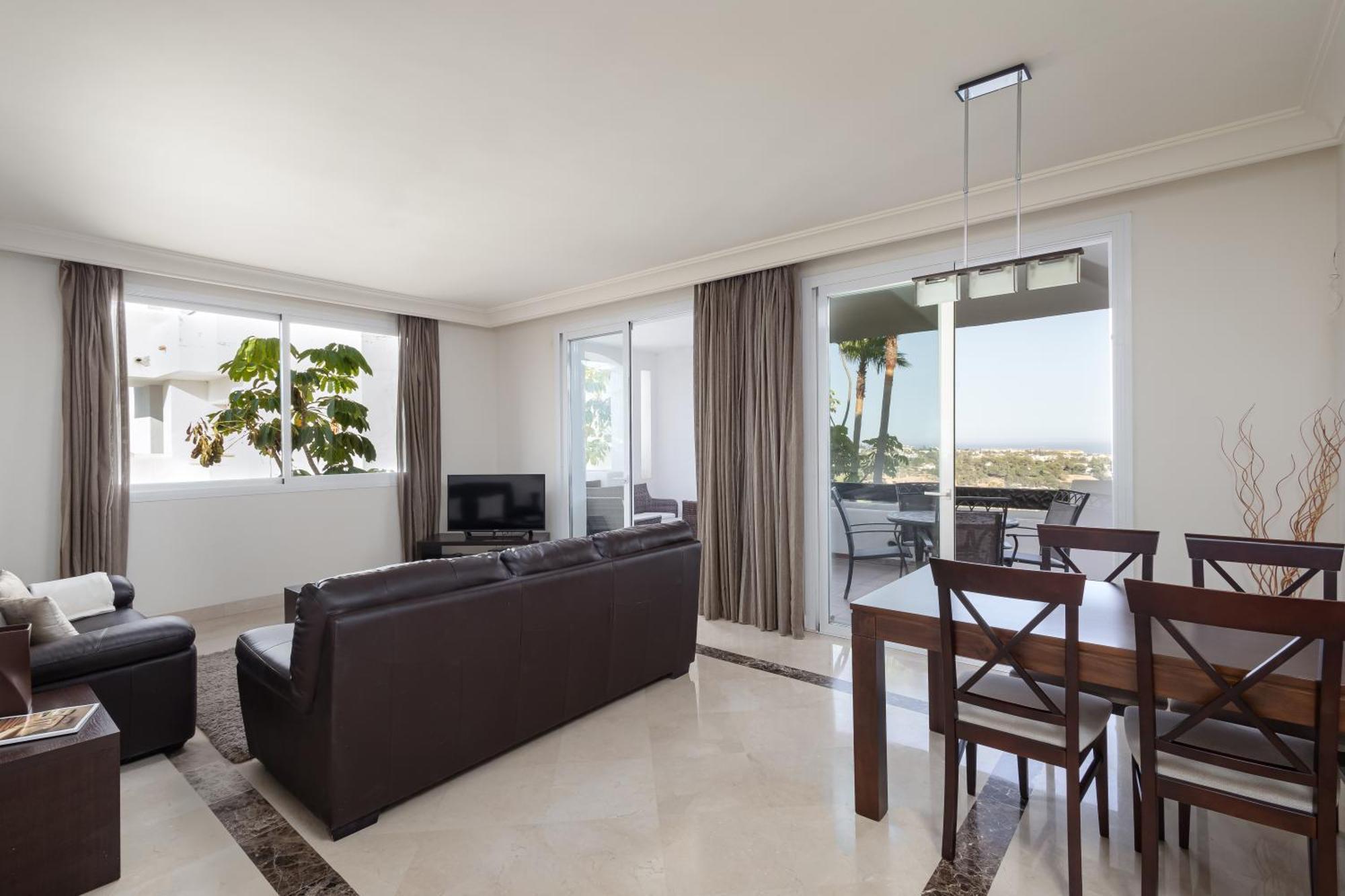 Lomas Del Marques Benahavis Apartment Estepona