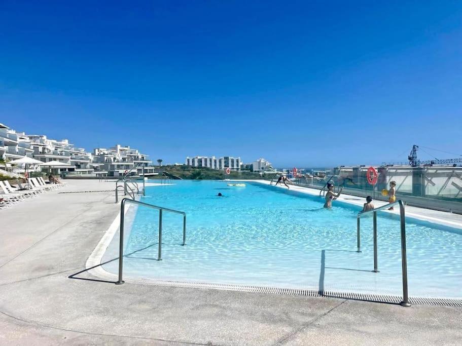 Stunning Three Bedroom Townhouse With Great Views! *