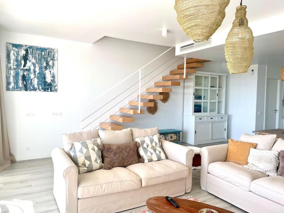 Stunning Three Bedroom Townhouse With Great Views! Apartment