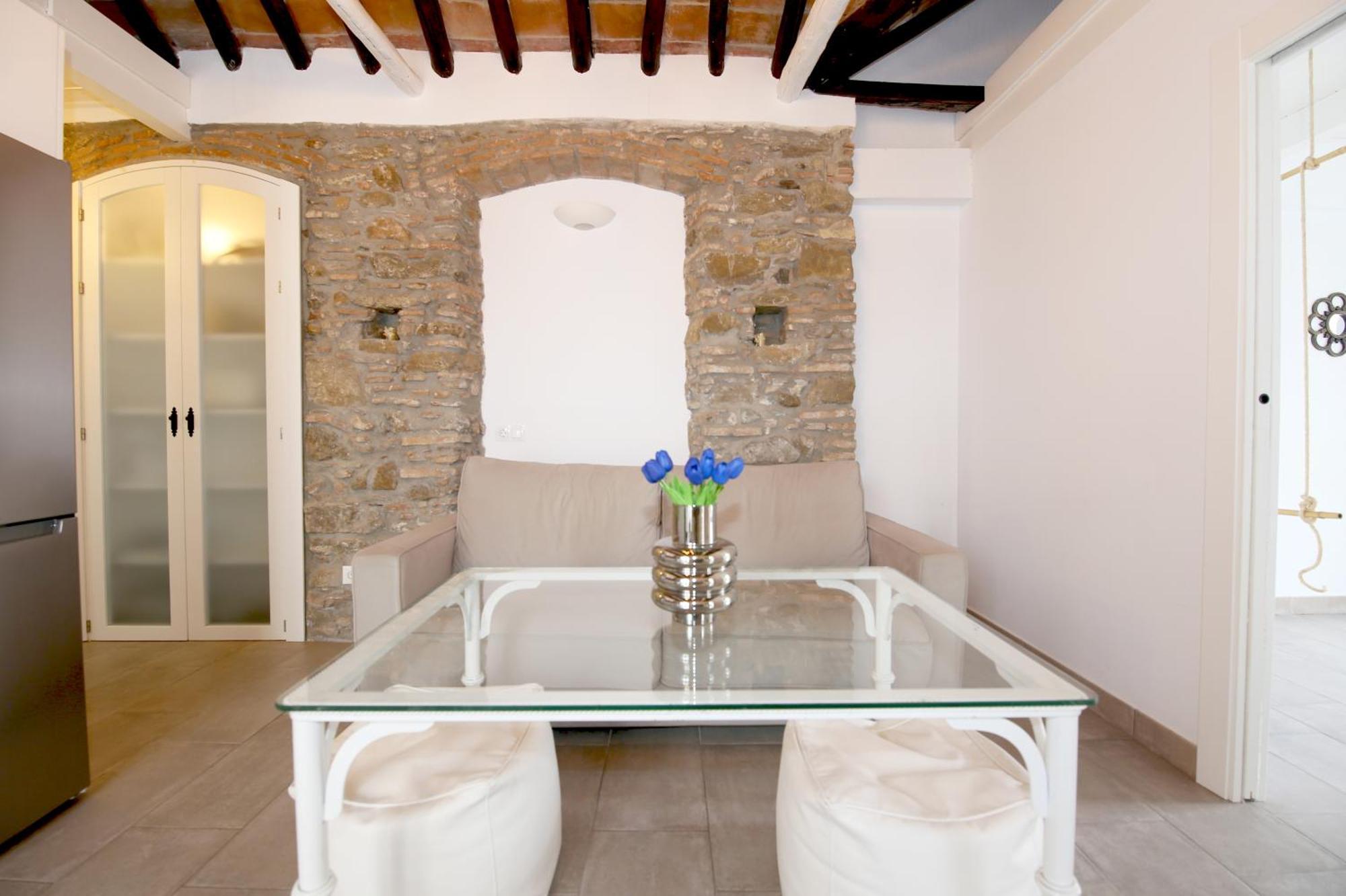 Centre Nella Apartment *