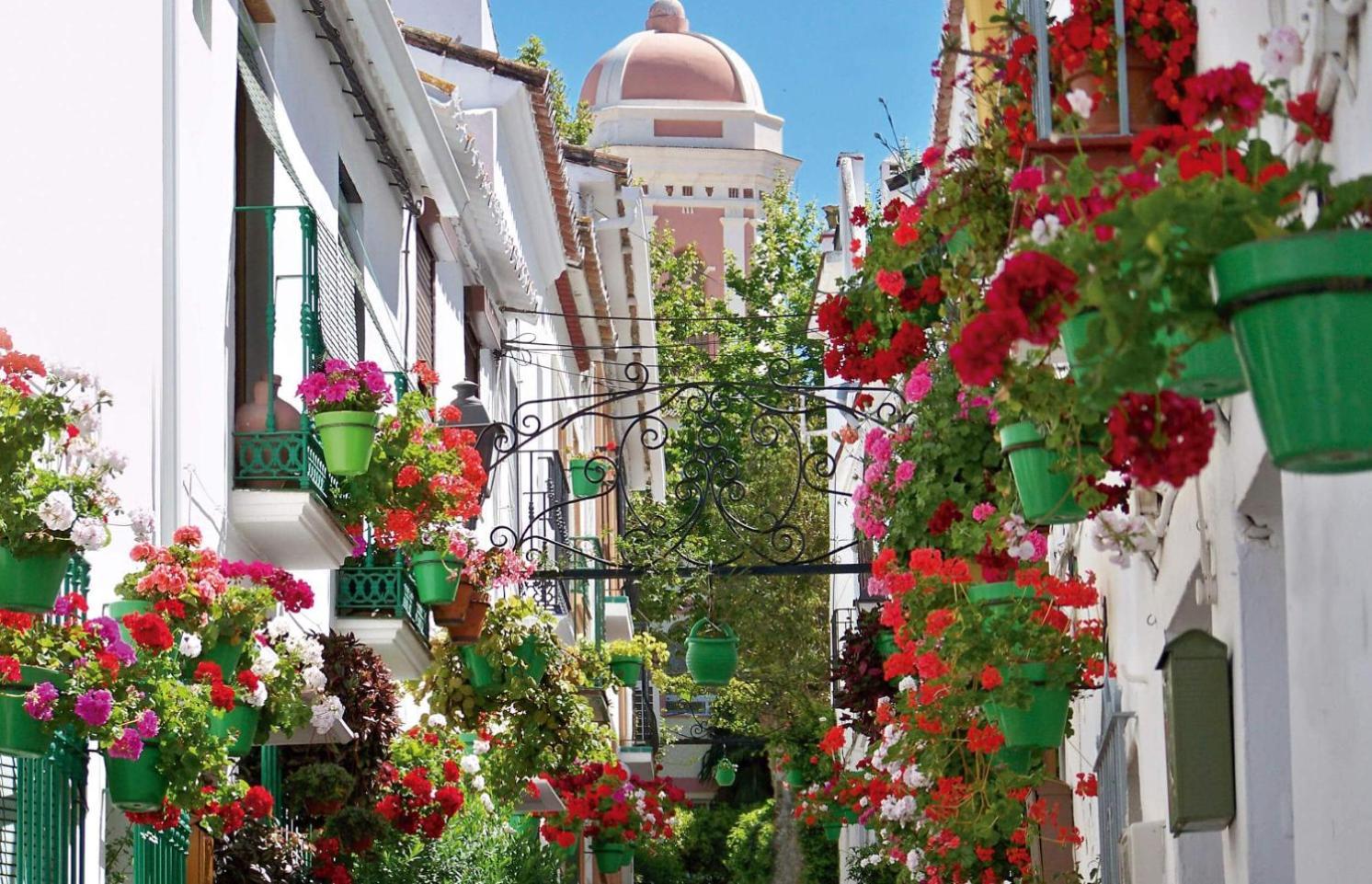 Impressive With 3 Bedrooms Metres From The * Estepona