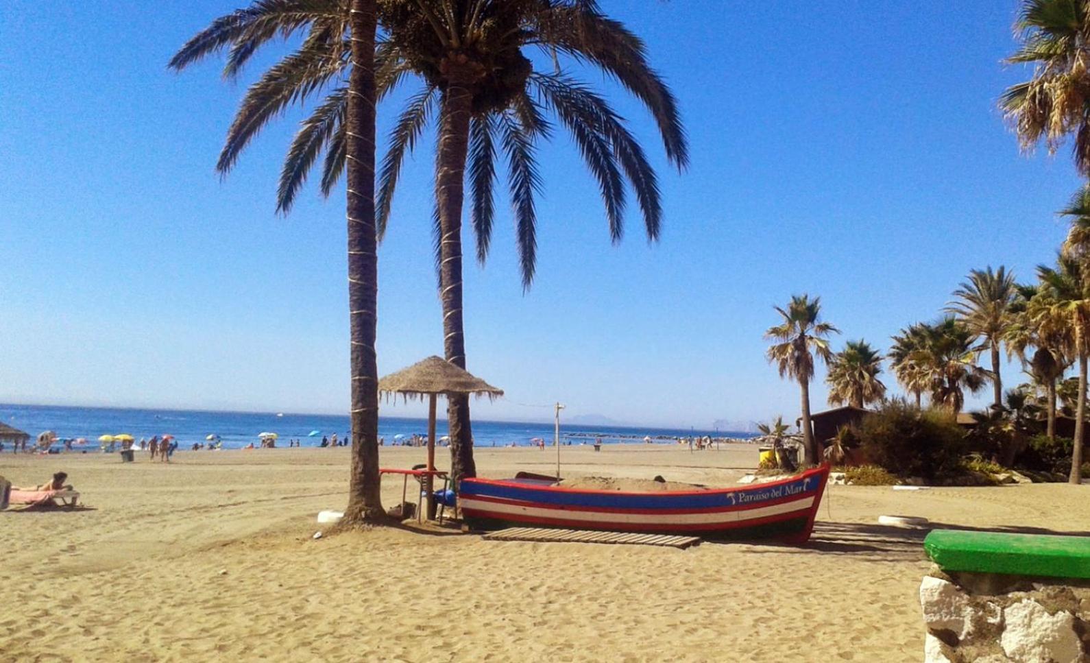 Appartement Impressive With 3 Bedrooms Metres From The *