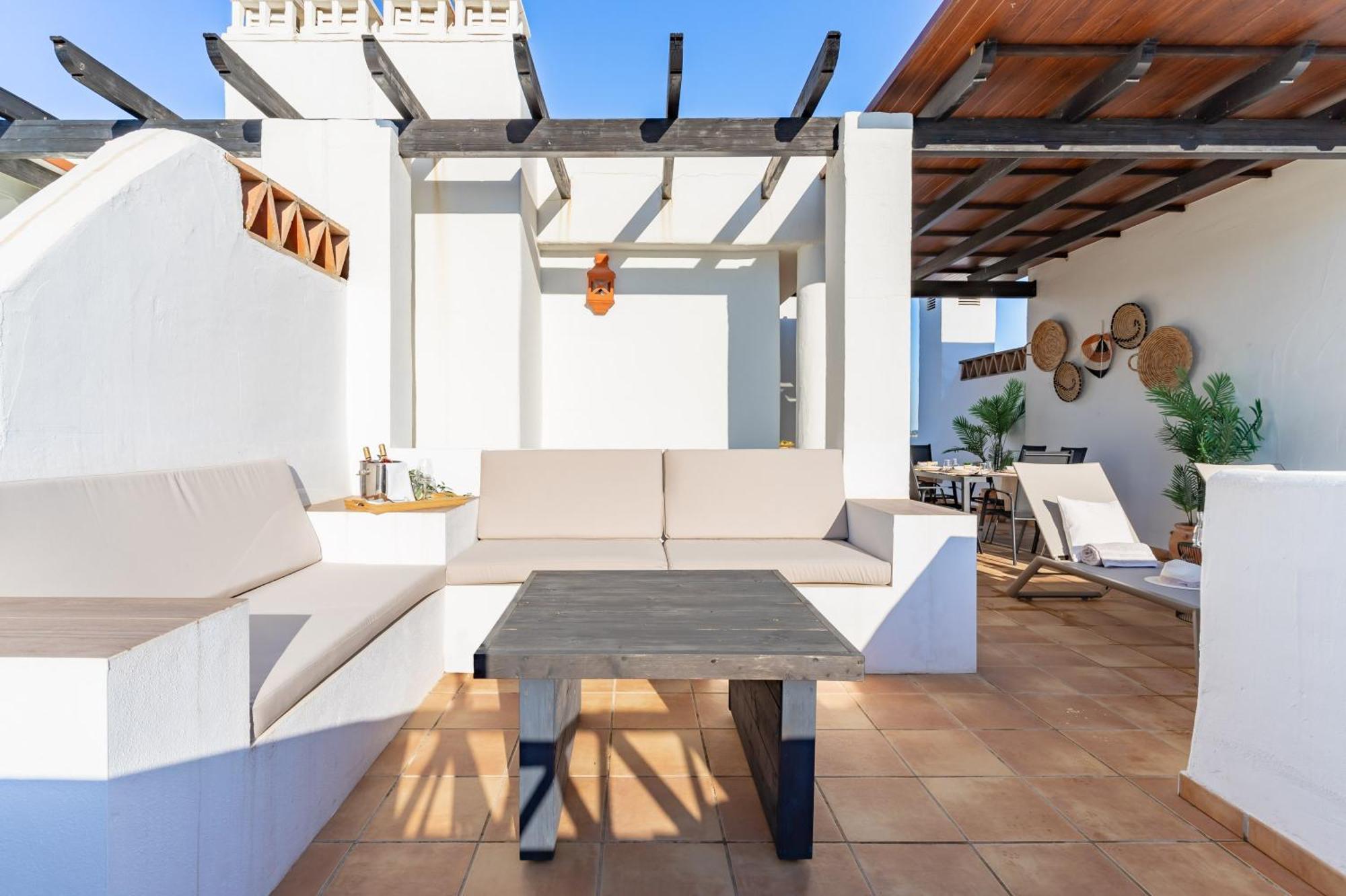 Penthouse In With Panoramic Sea View *