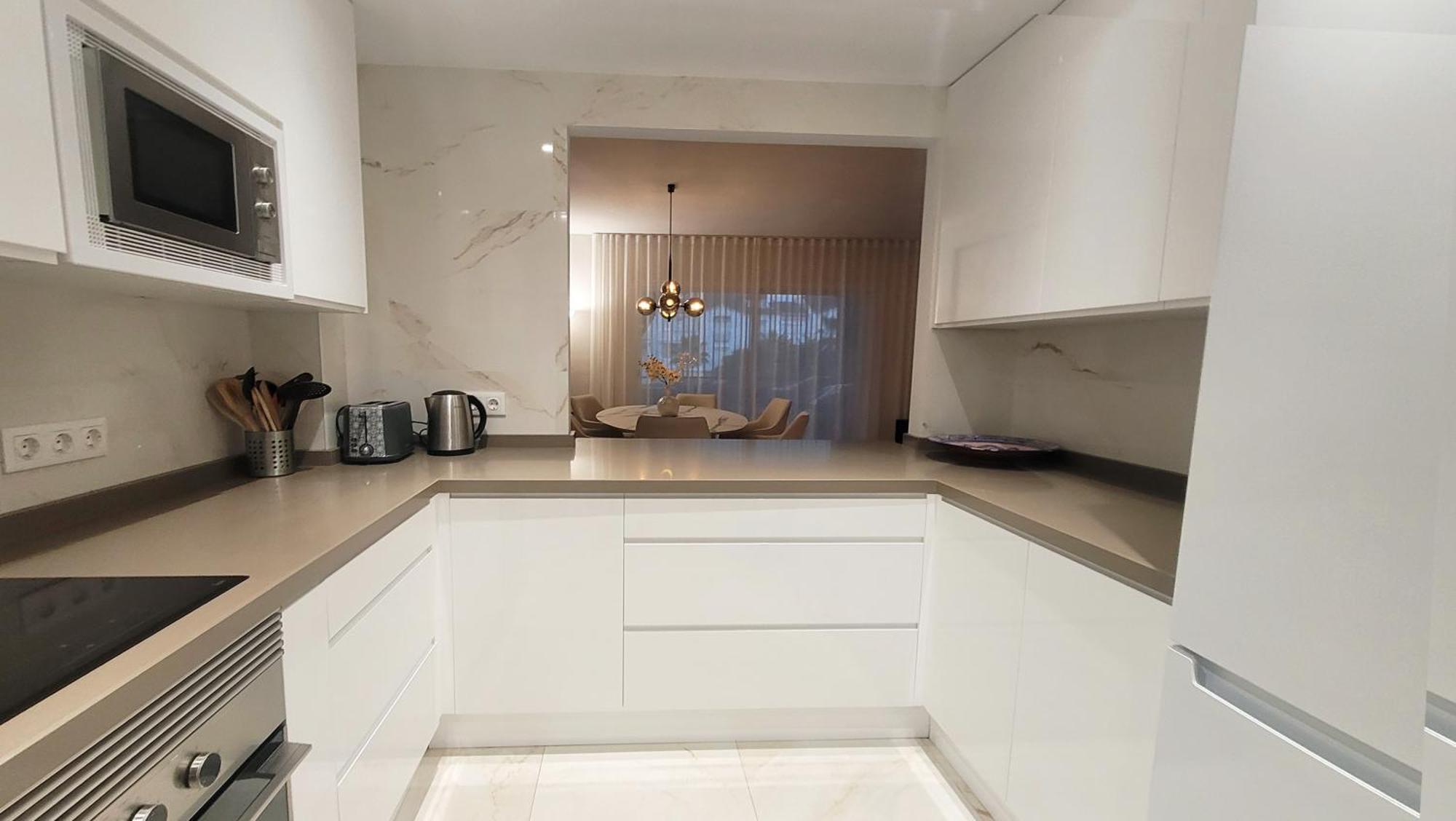 In El Presidente Side New Golden Mile Apartment Estepona