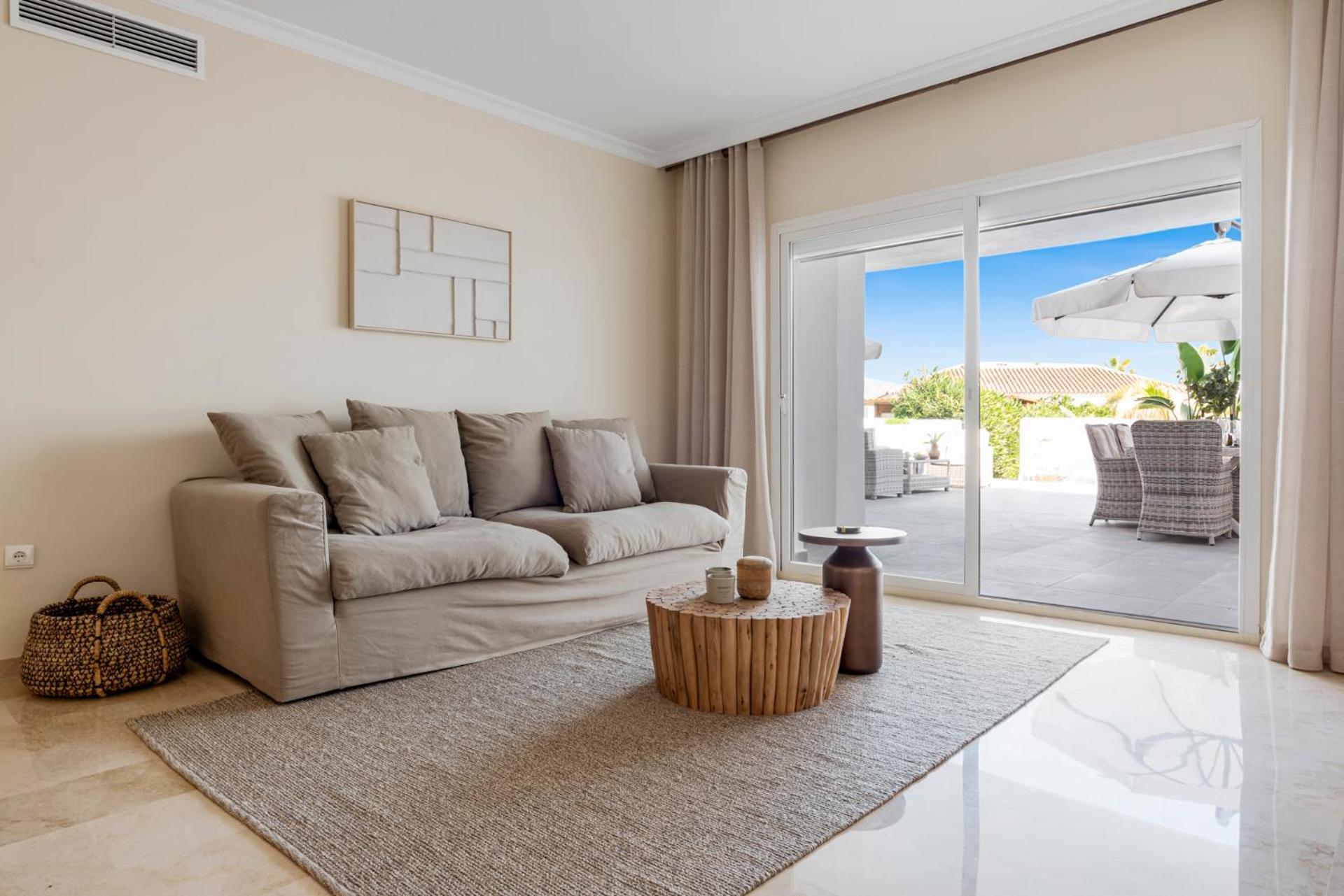 Apartment Luna Del Mar - Luxury With Jacuzzi Estepona