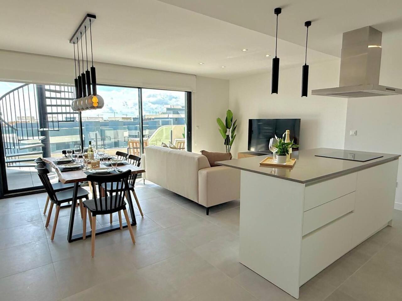 Apartment Sr Oasis 325 2 Bdr Penthouse With Sea View