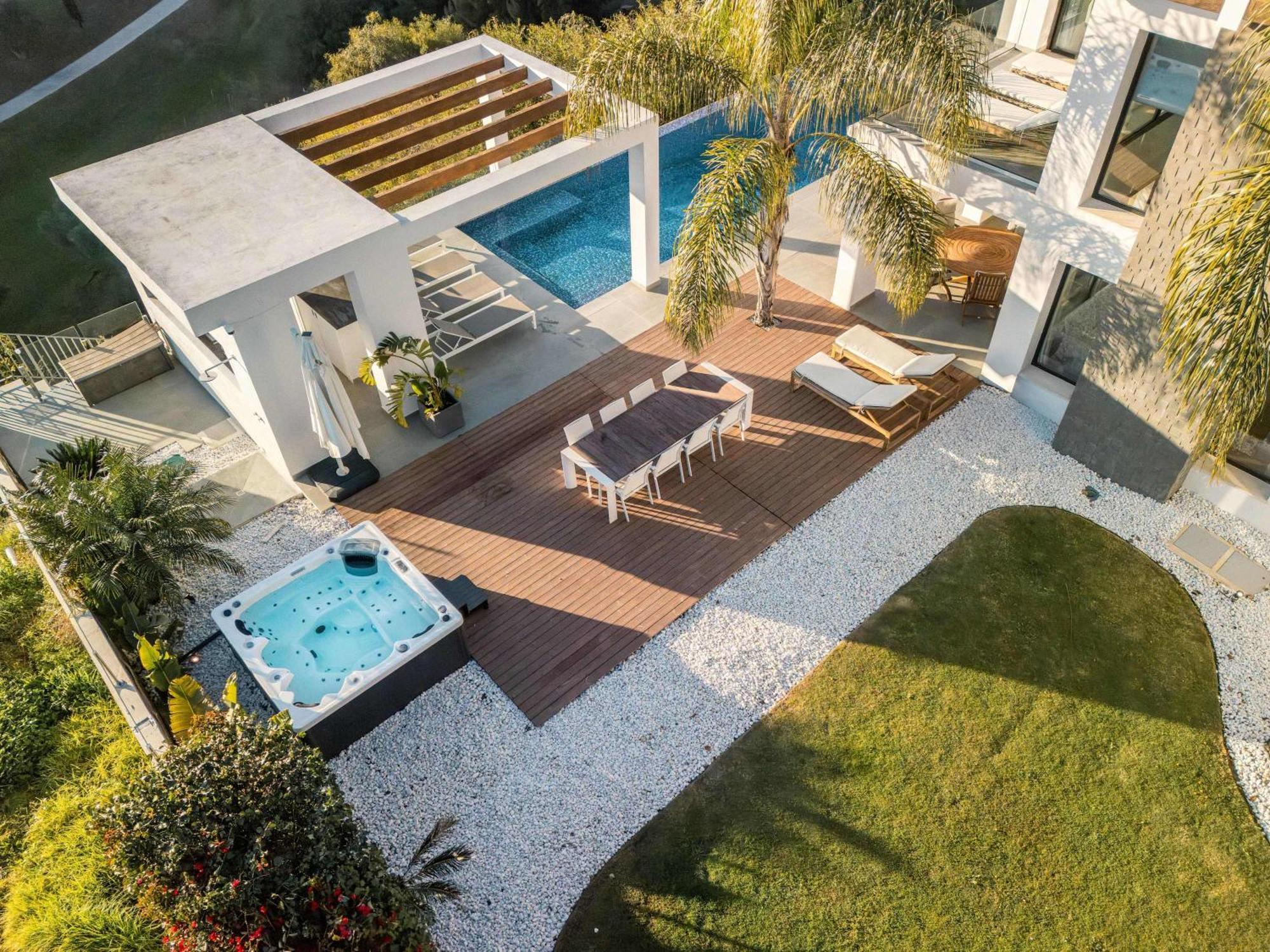Villa Paraiso W Parking Gym Pool Lounge Cinema