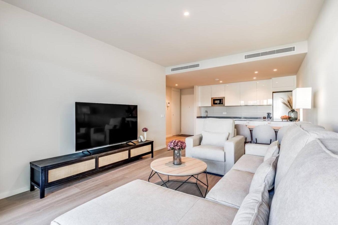Apt. With Private Pool Wellingtonia Apartment *