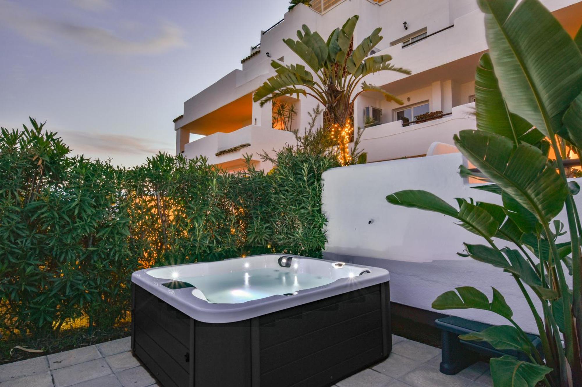 Luna Del Mar - Luxury With Jacuzzi Apartment