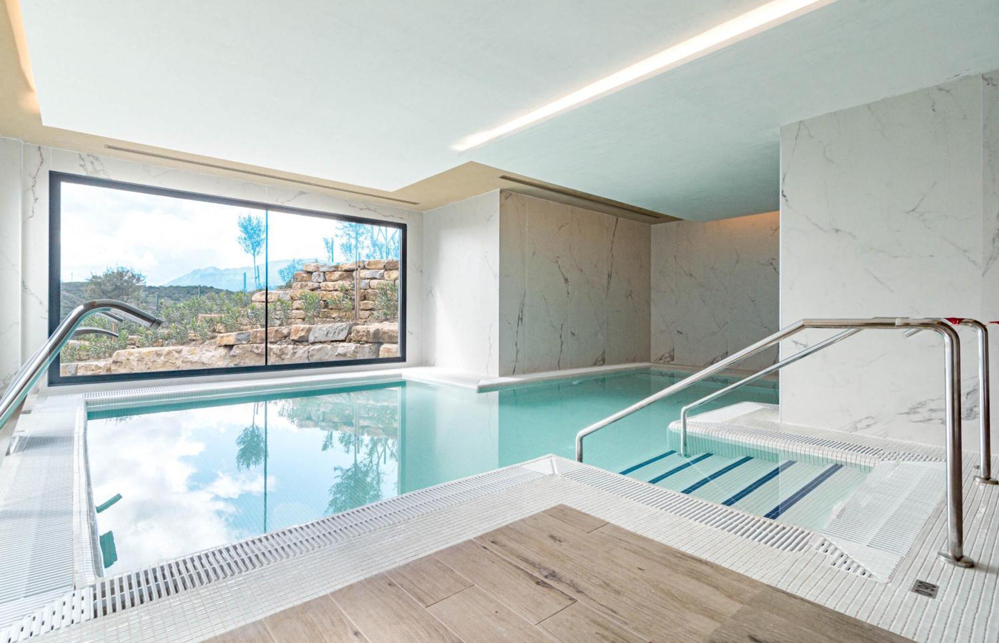 Oasis272-1d - Large Terrace With Great View * Estepona