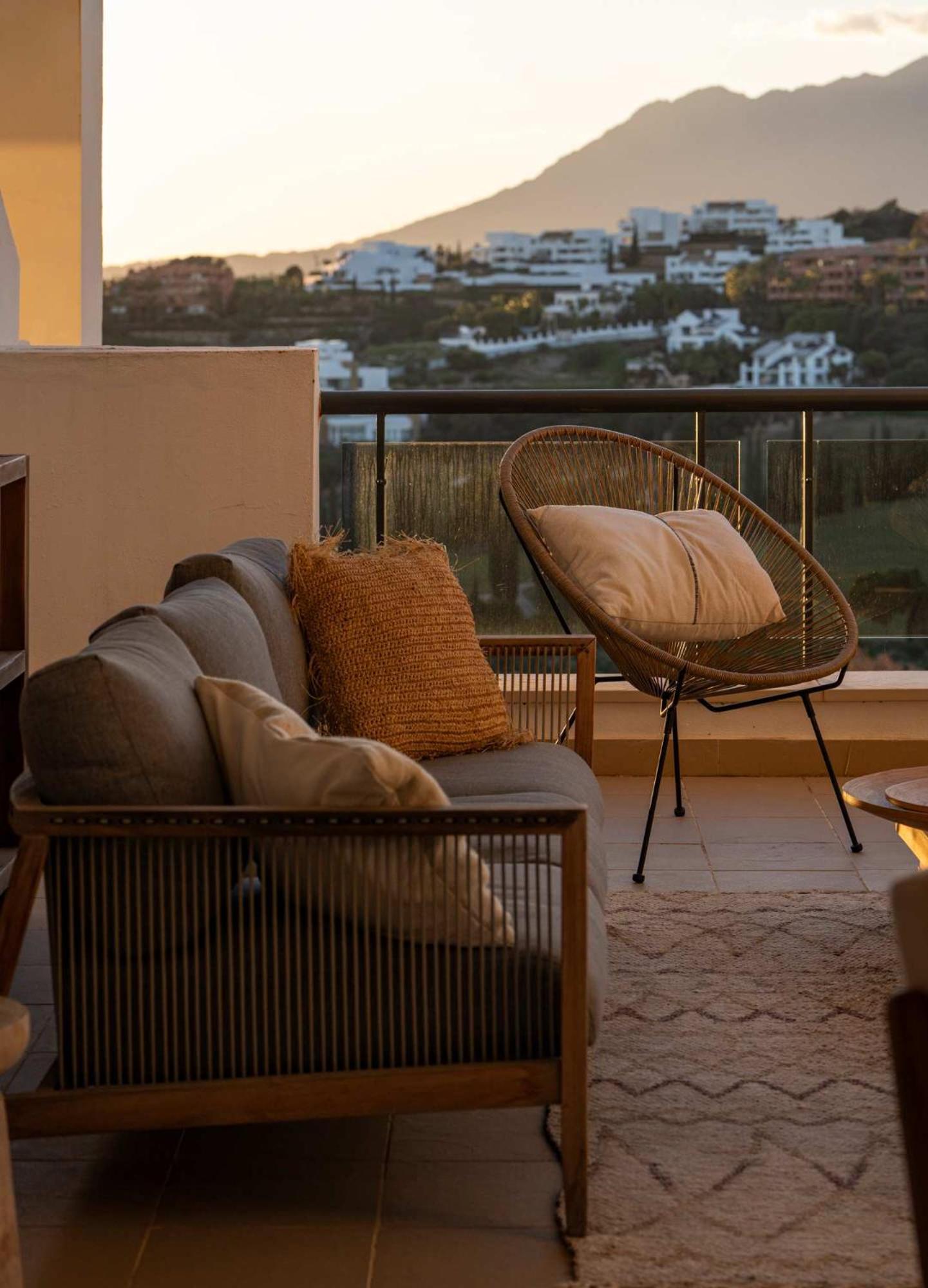 Serendipity Flat- Stunning Views And Serene Interior * Estepona