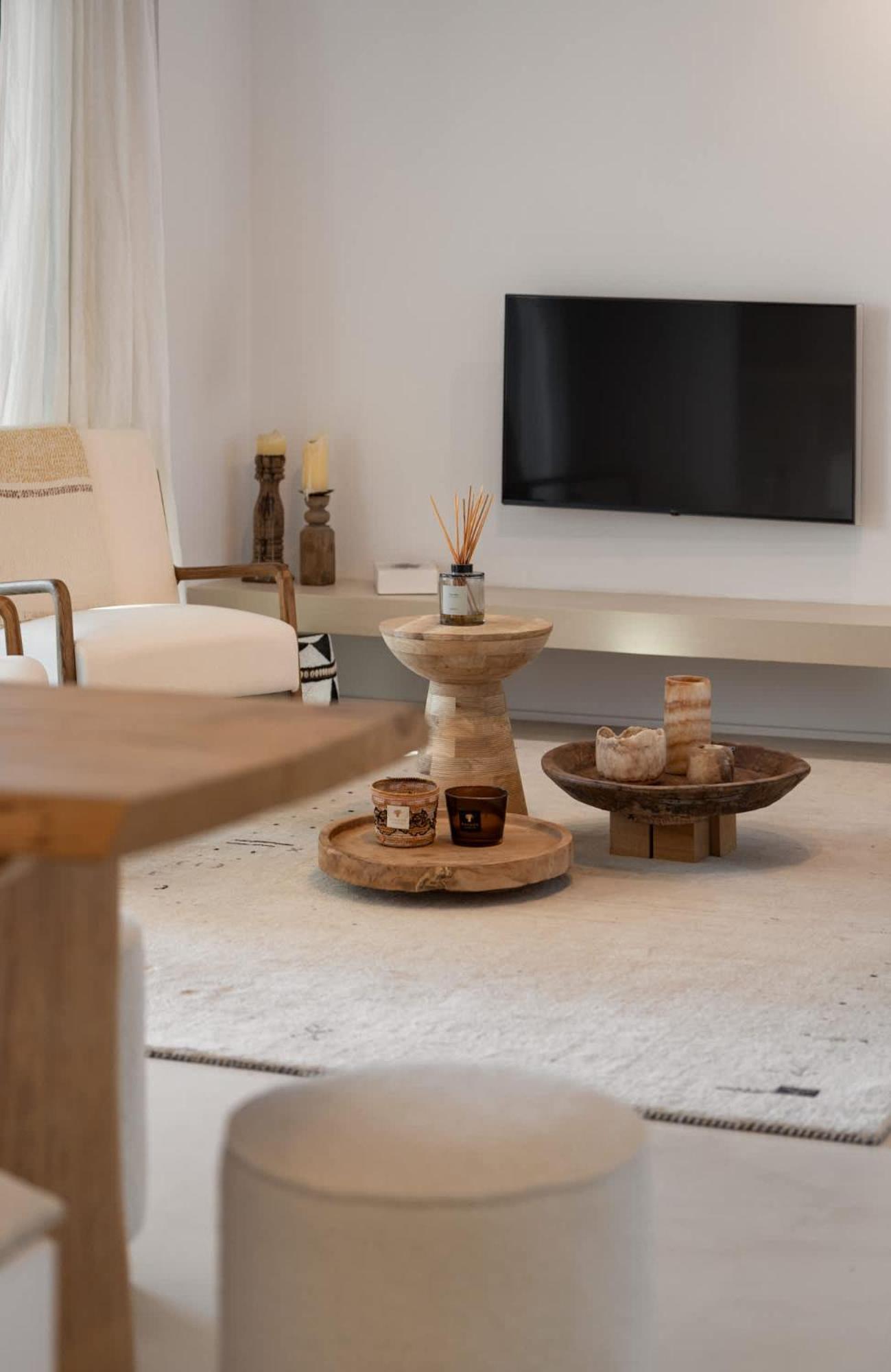 Serendipity Flat- Stunning Views And Serene Interior Apartment