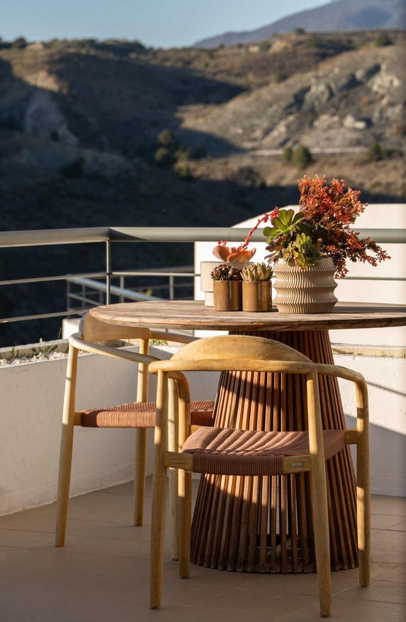 Serendipity Flat- Stunning Views And Serene Interior Estepona