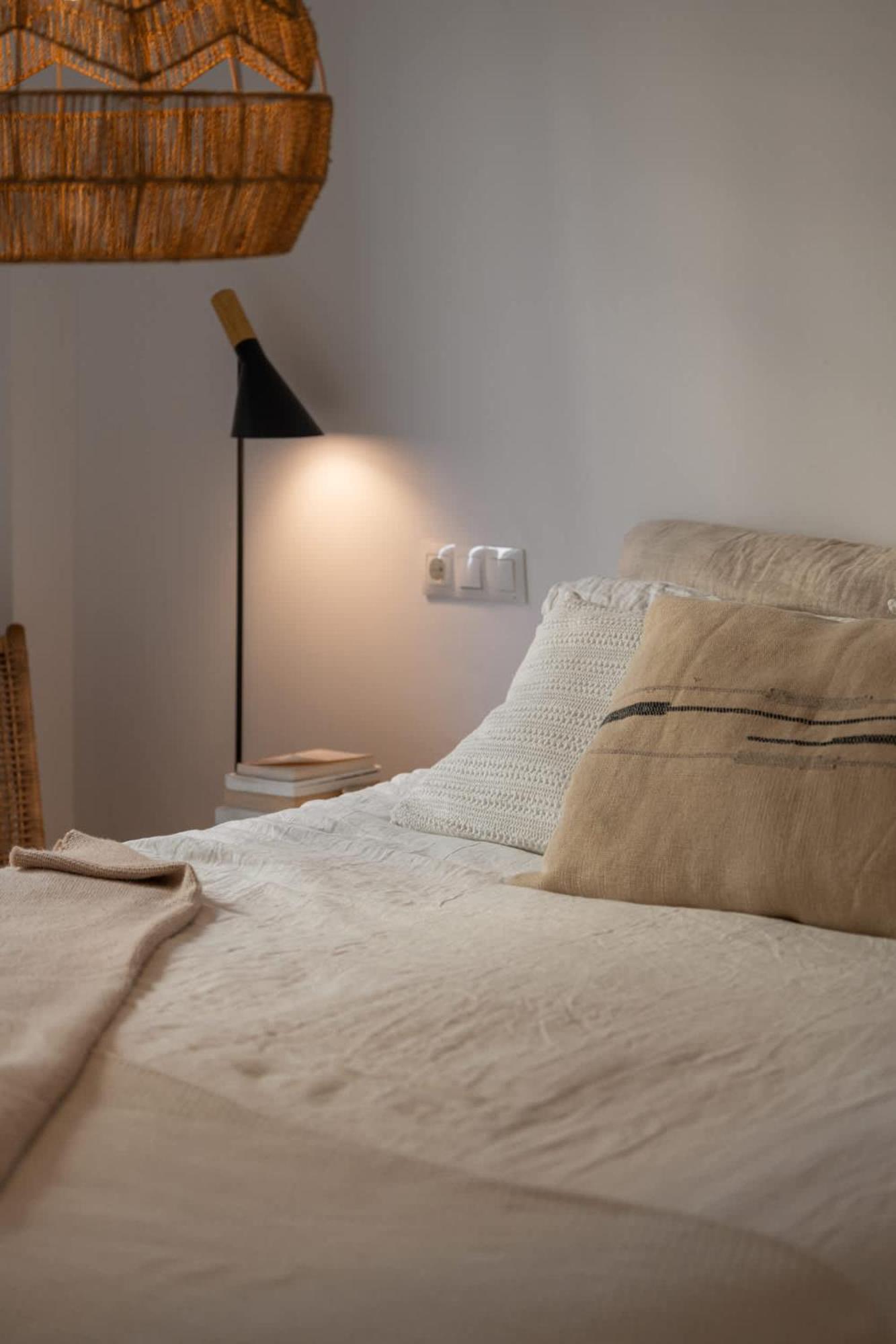 Serendipity Flat- Stunning Views And Serene Interior Apartment