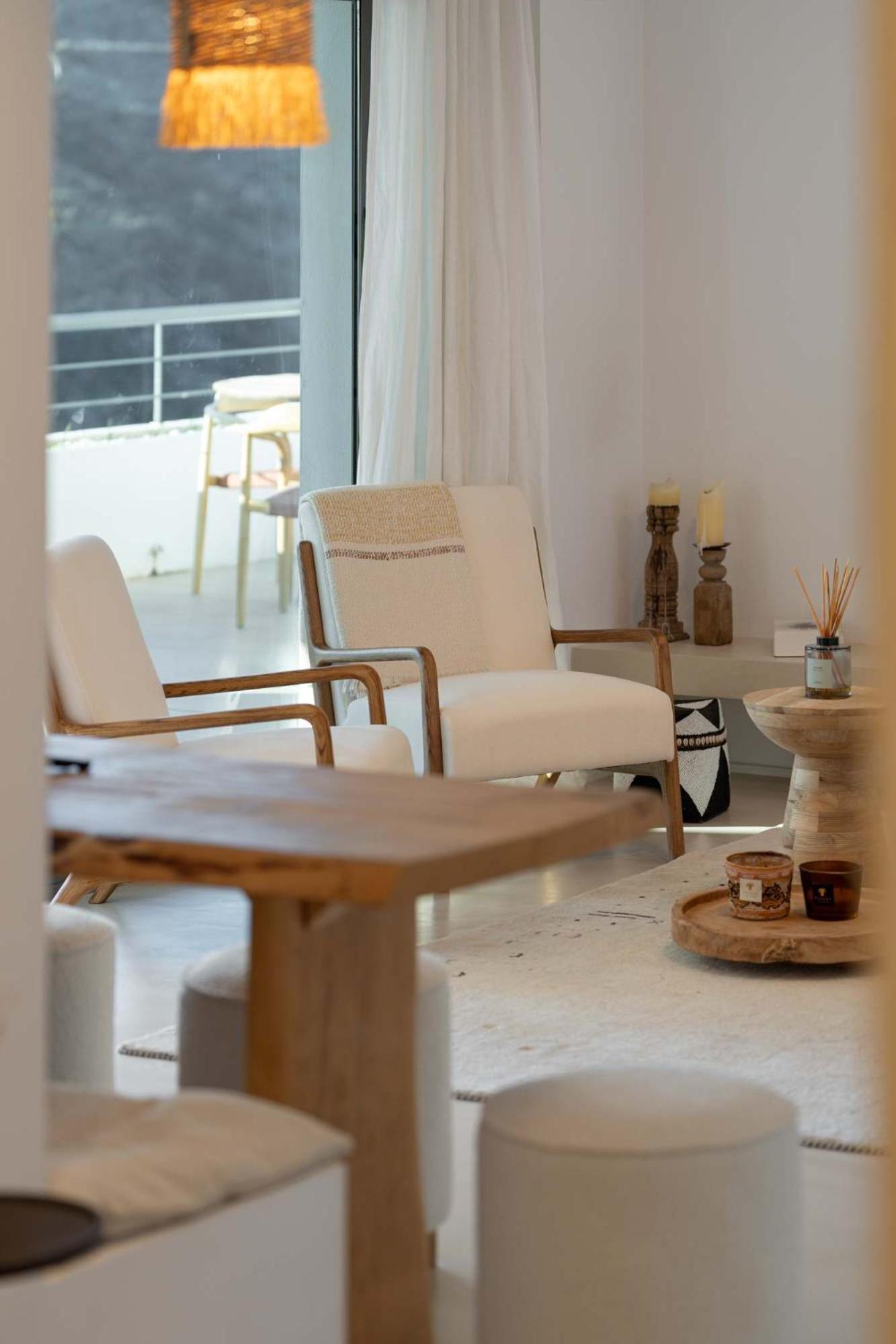 Serendipity Flat- Stunning Views And Serene Interior Apartment *
