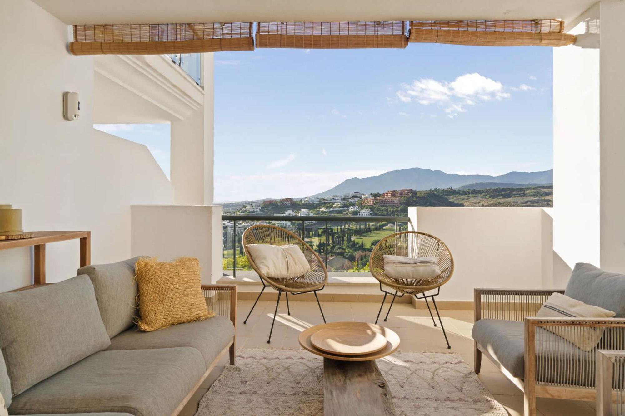 Serendipity Flat- Stunning Views And Serene Interior *