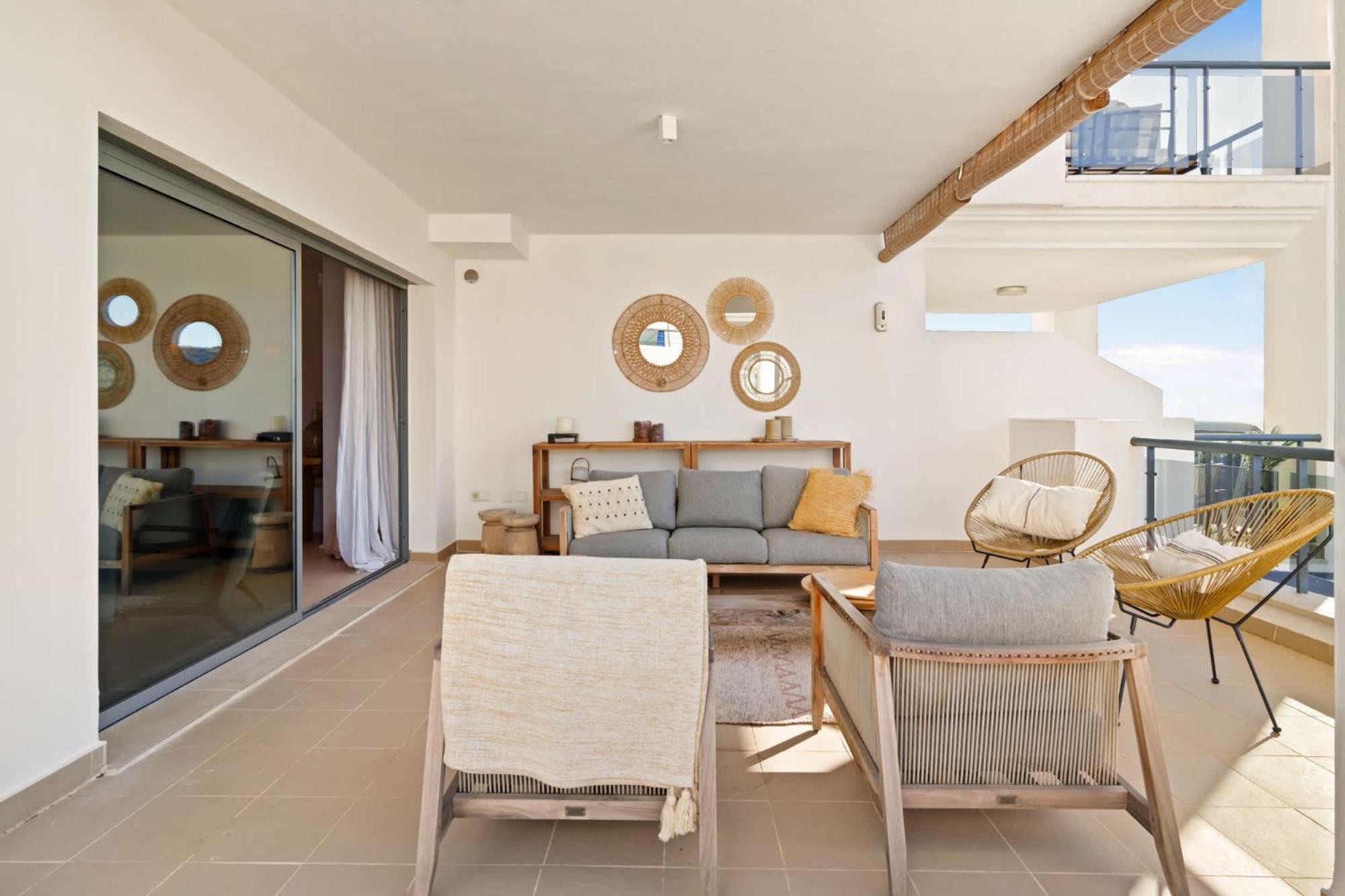 Apartment Serendipity Flat- Stunning Views And Serene Interior