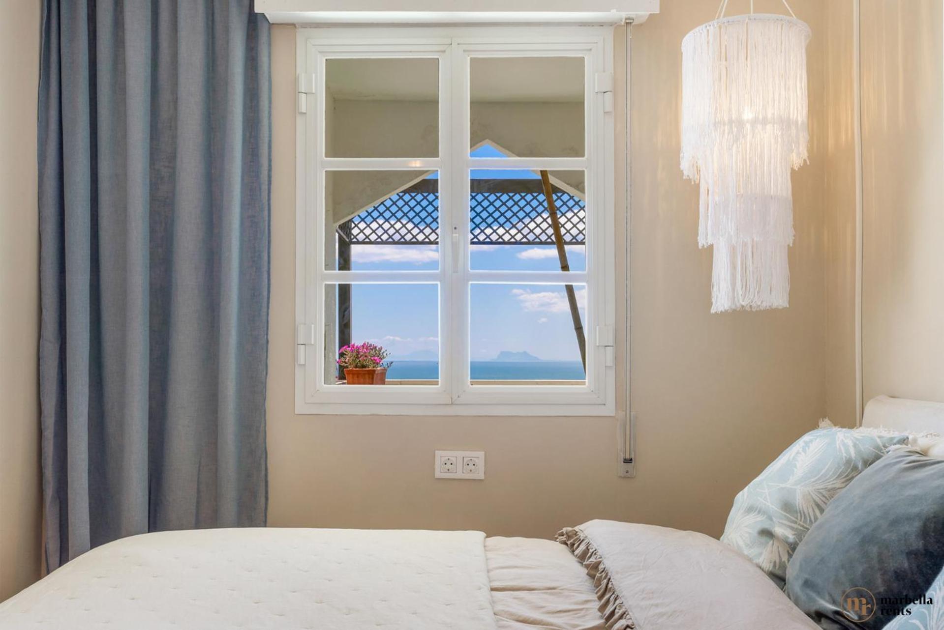 Penthouse Seaview Ref #103