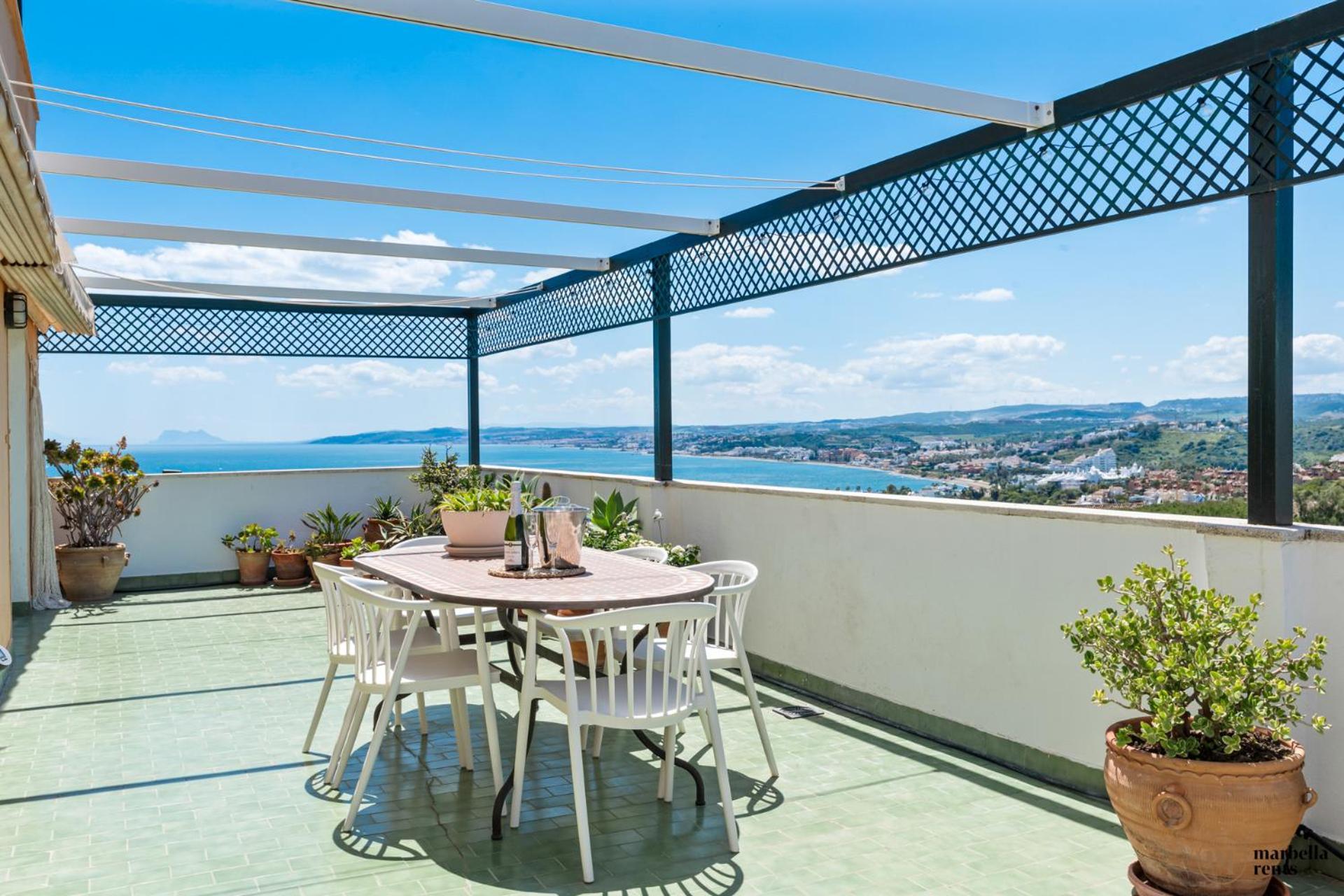 Penthouse Seaview Ref #103 *