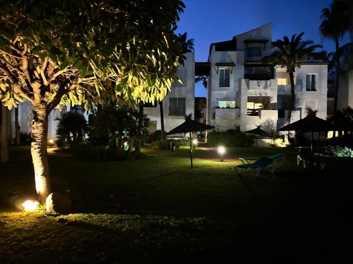 Evans Realty Bv A Pie De Playa & Piscina & Terraza * Estepona